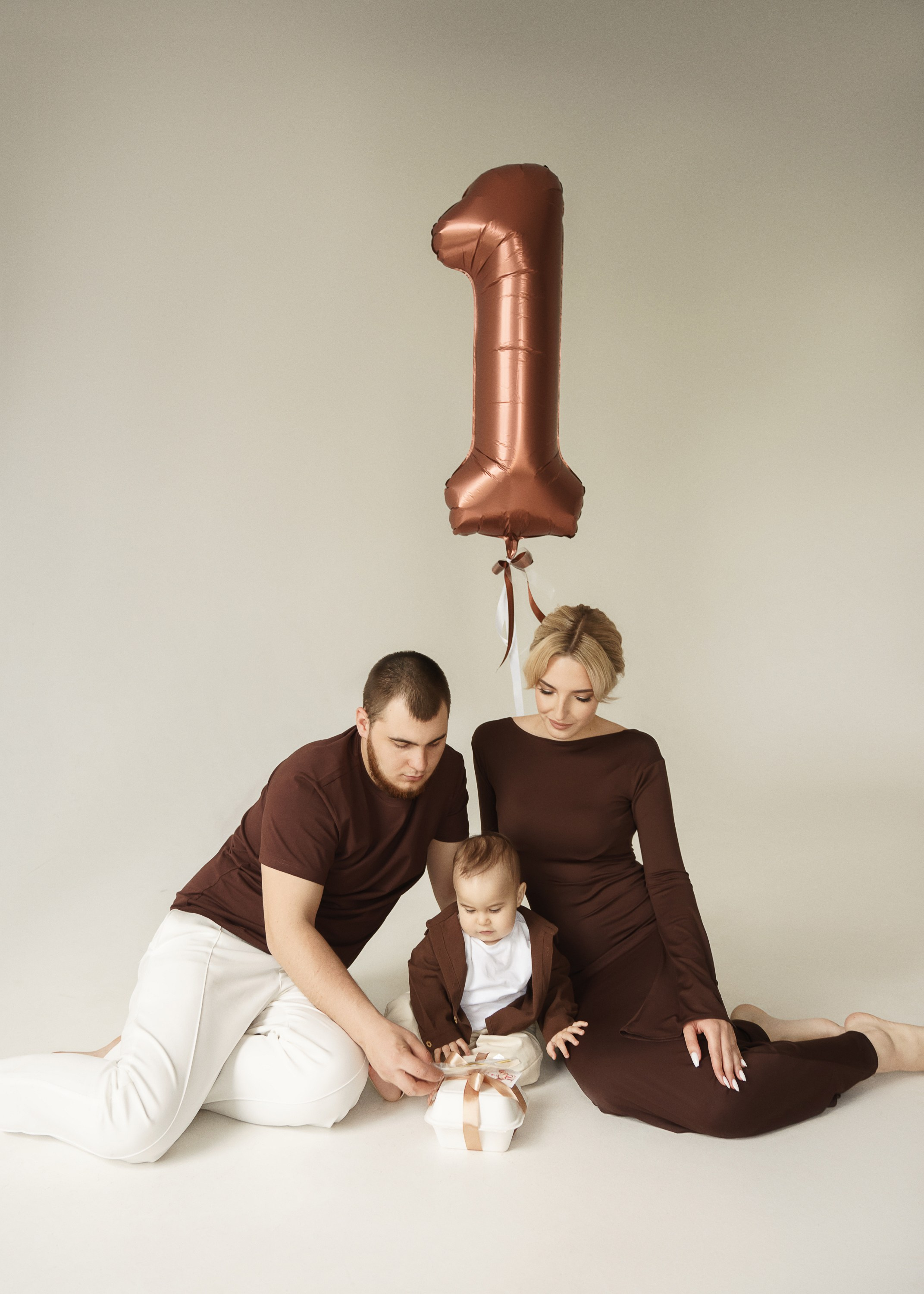 АРТЕМ 1 ГОДИК. Женский портрет