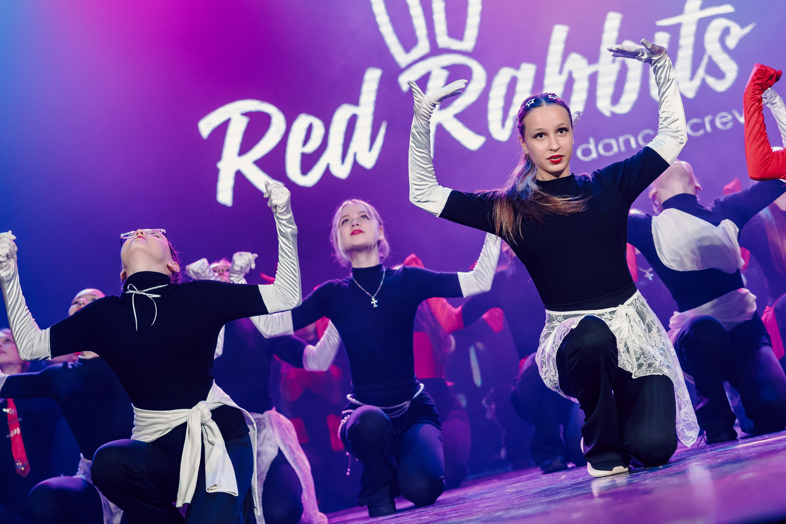 Отчётный концерт танцевальной школы «Red Rabbits» 2025. Лёшка Варзегов — фотограф