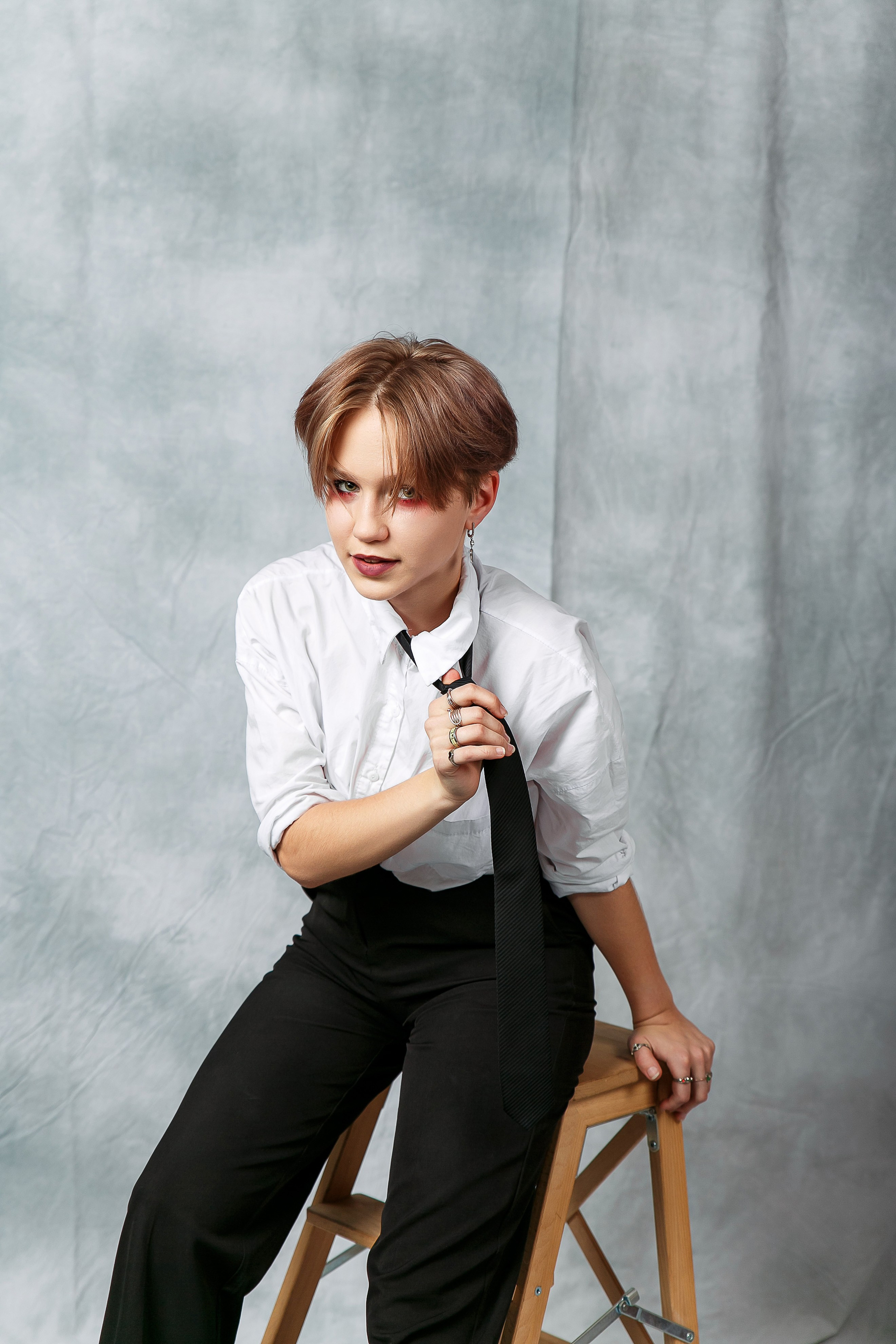 ОДНОТОННЫЙ ФОТОФОН. Выпускные альбомы в Донецке и ДНР. Фотограф Донецк и ДНР