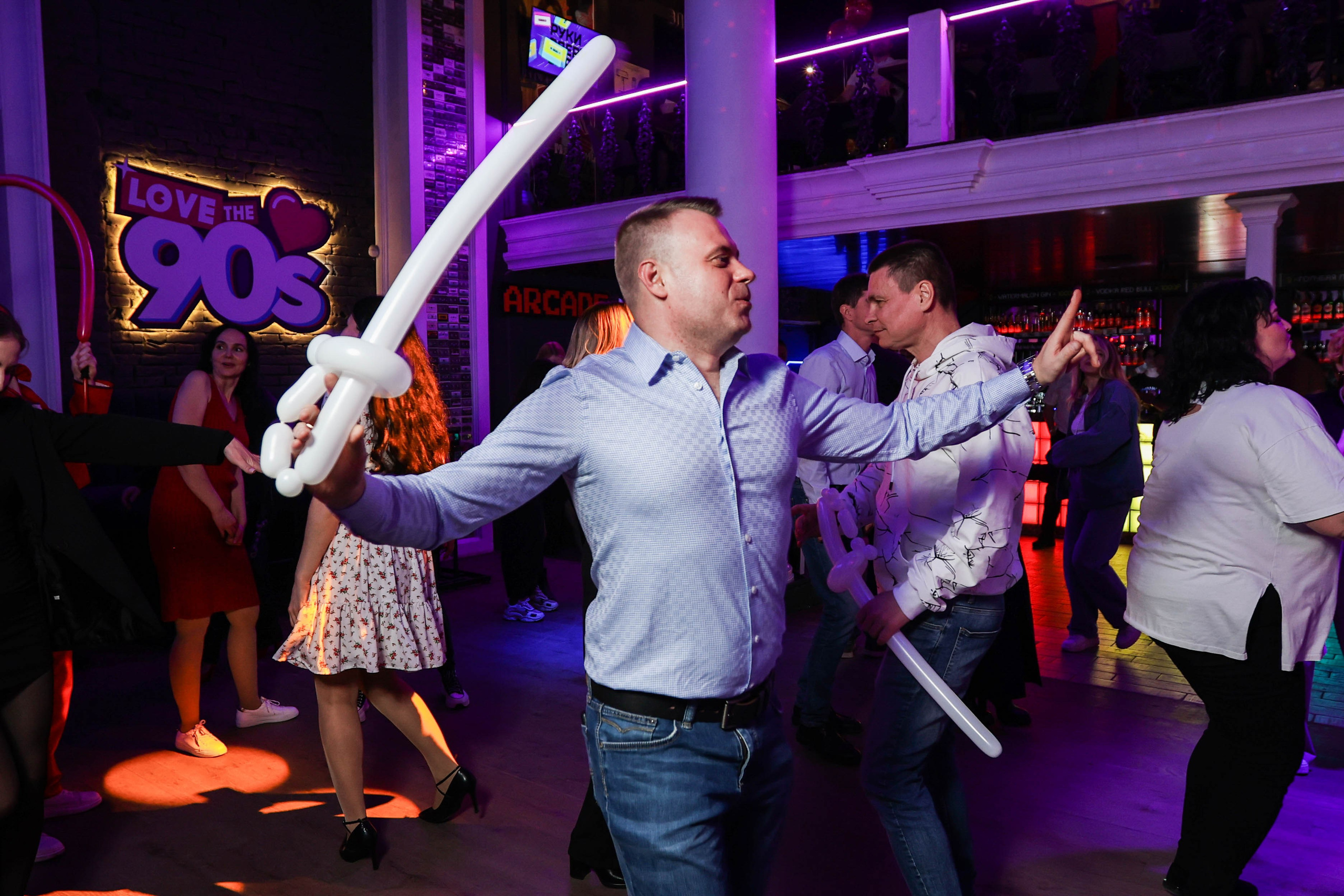 БАР РУКИ ВВЕРХ