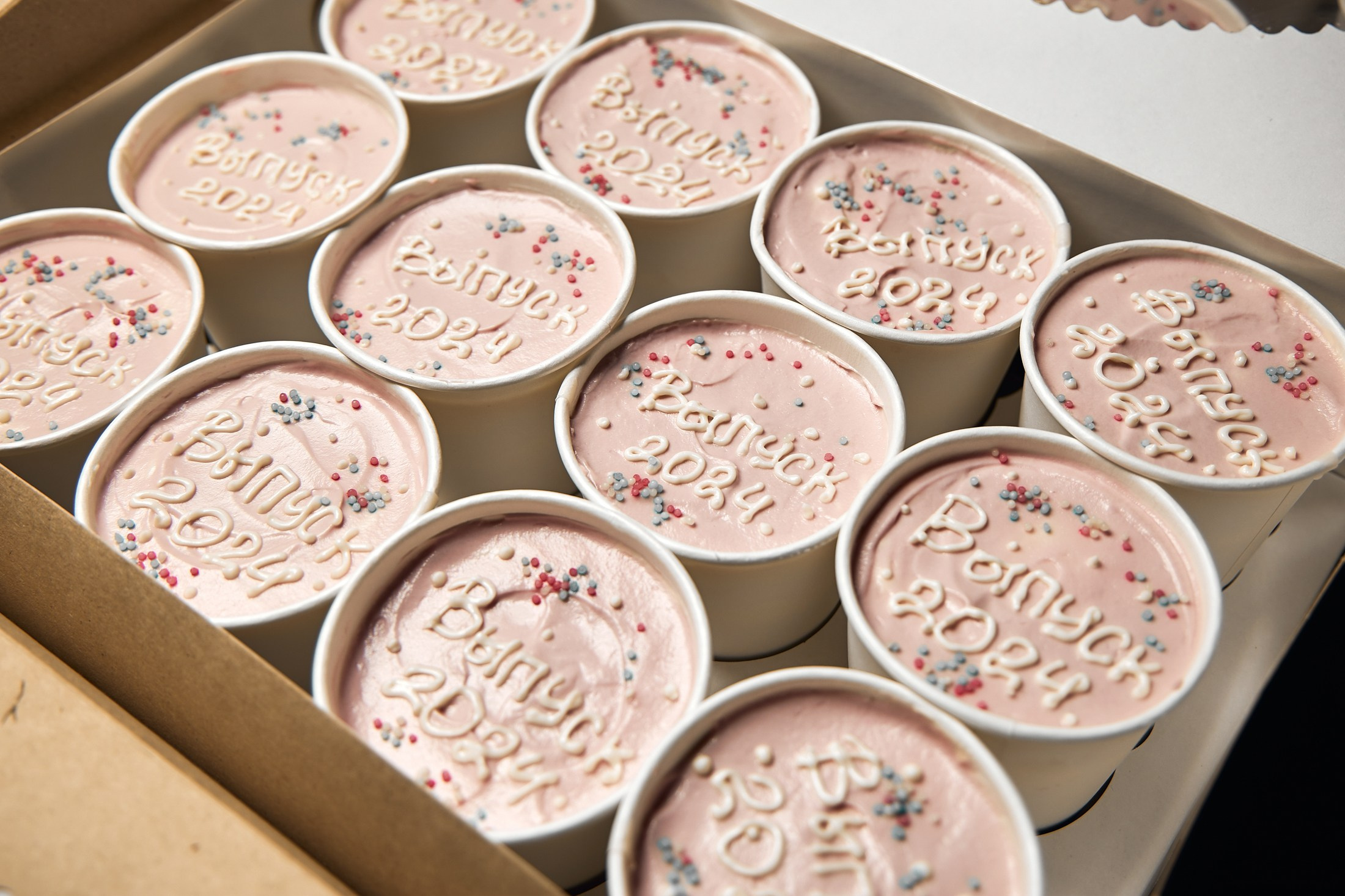 Фотограф на выпускной. Свадебный репортажный и фуд фотограф в Барнауле Гайфулин Виталий