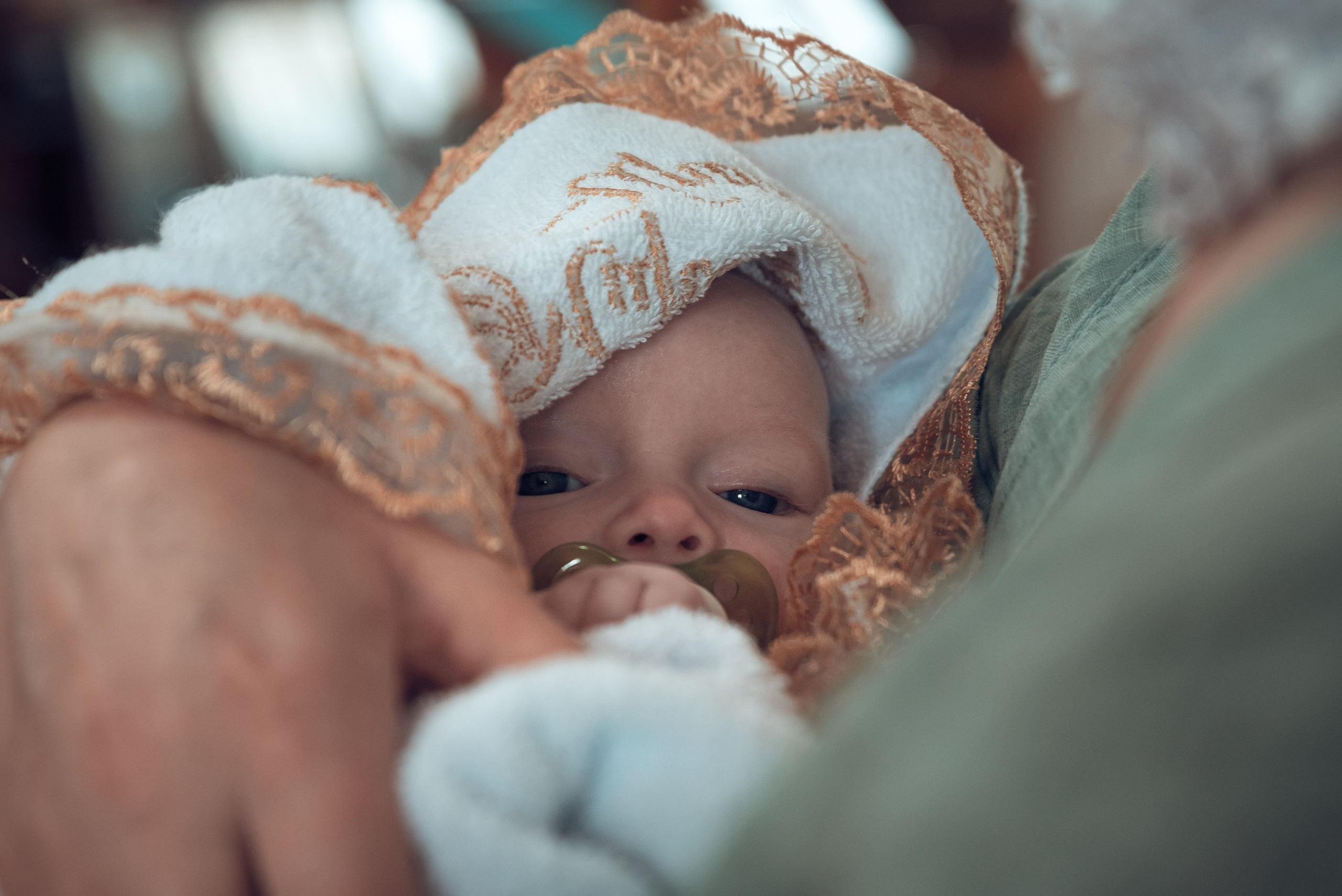 Фотограф в храме. Дарья Нетреба Фотограф на Крещение, Венчание Псков и область
