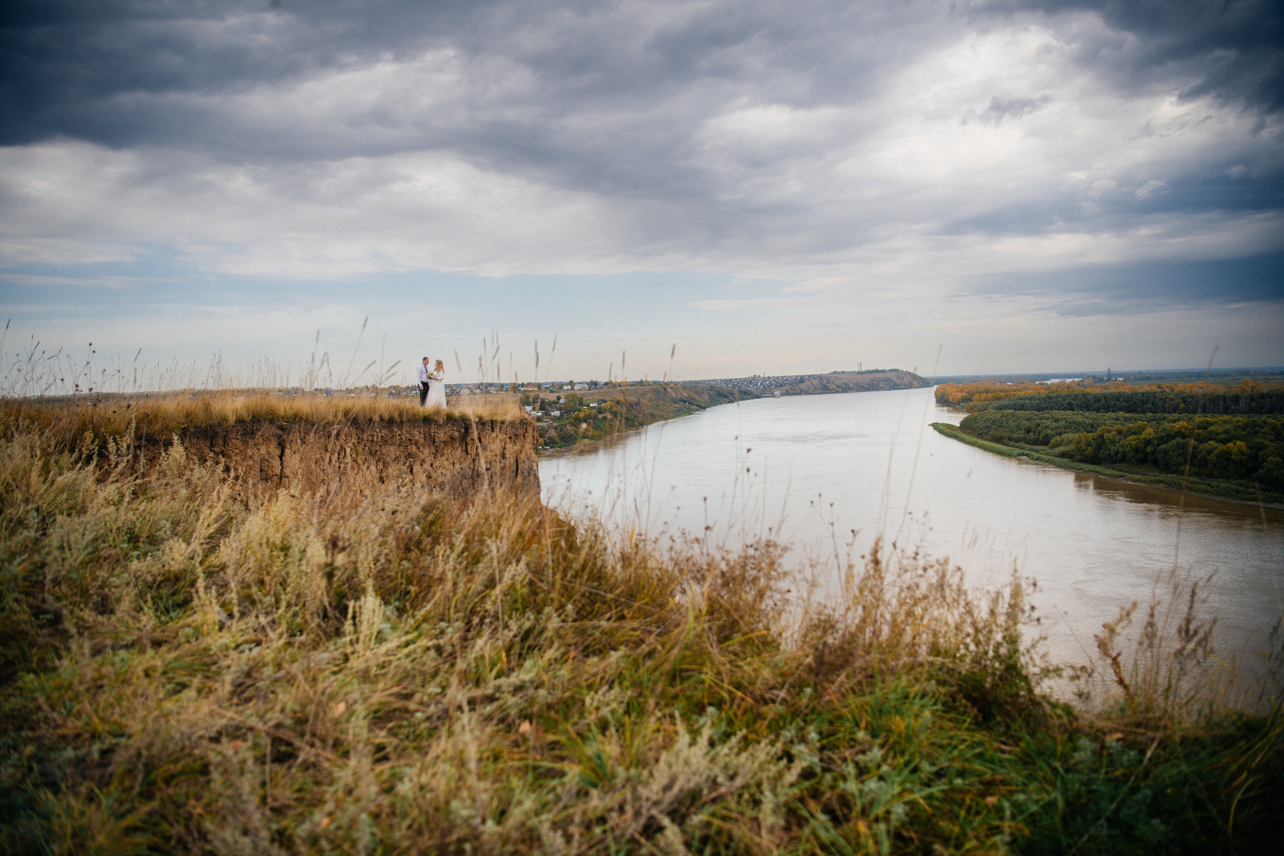 alt="Свадебная фотосессия в Барнауле. Свадебный фотограф Анна Глухова"