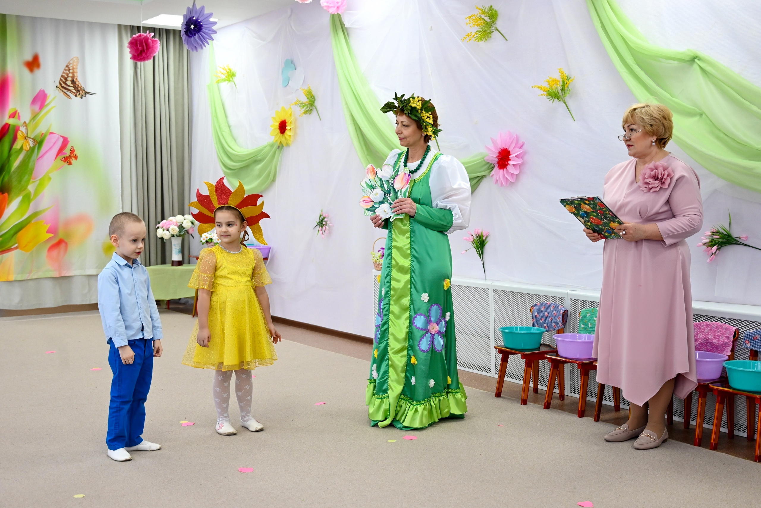 Праздник в группе «Дружная семейка». Семейный и детский фотограф Москва