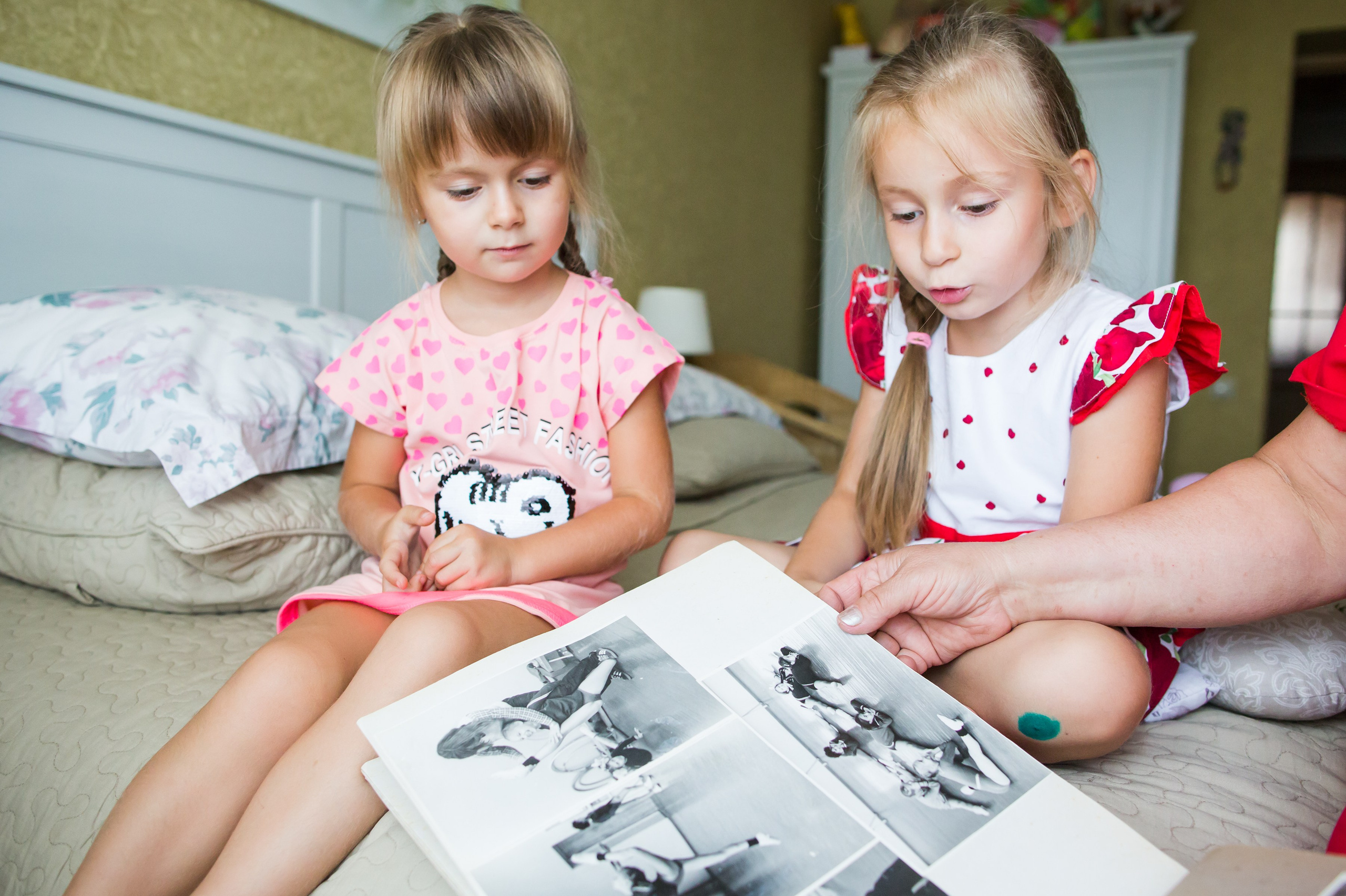 В гостях у бабушки. Репортажный, семейный и детский фотограф в Пензе и Заречном Арина Ермилова. Картины барельеф на заказ