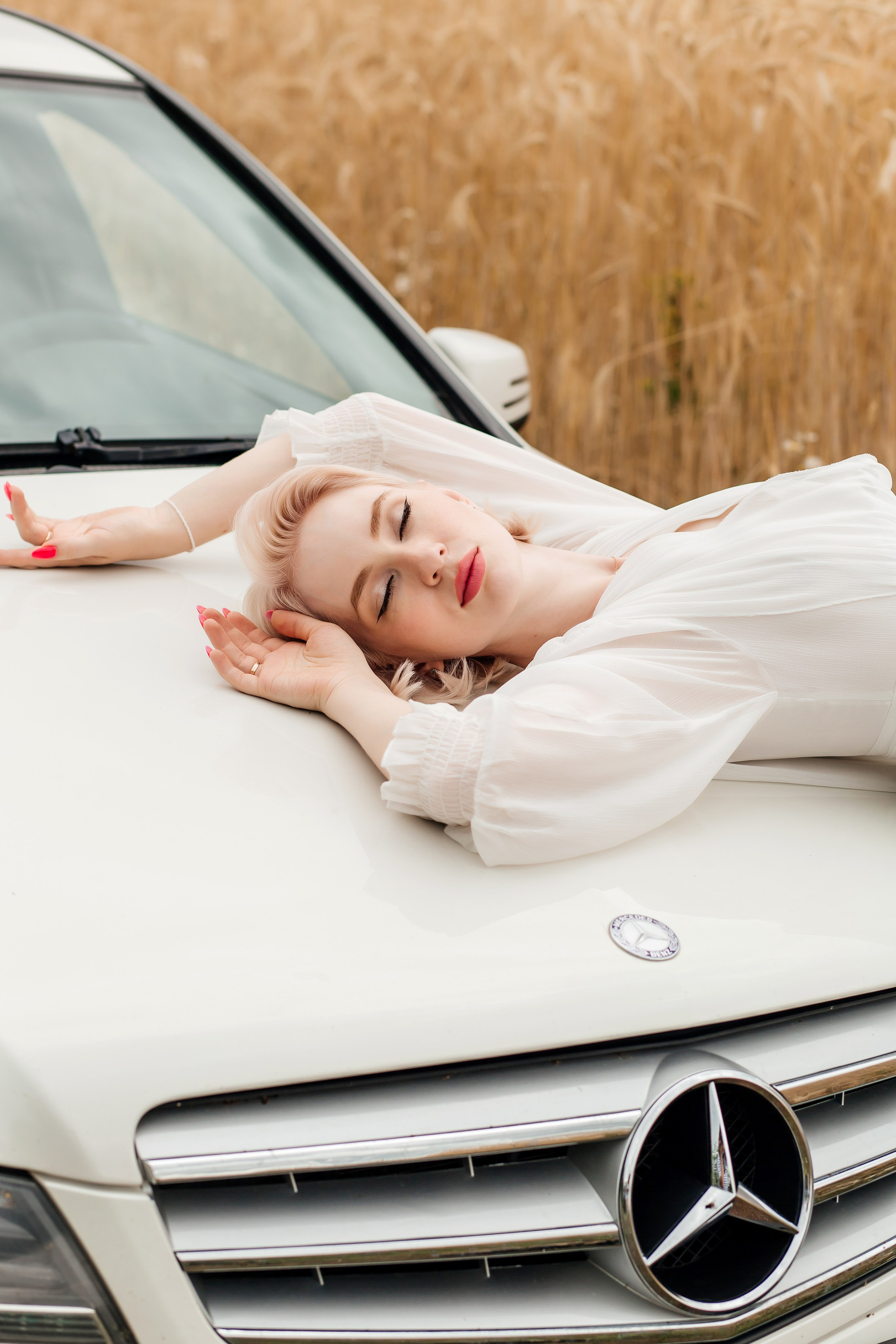 Александра фотосессия в поле. Женский фотограф в Оренбурге Ирина Заводчикова