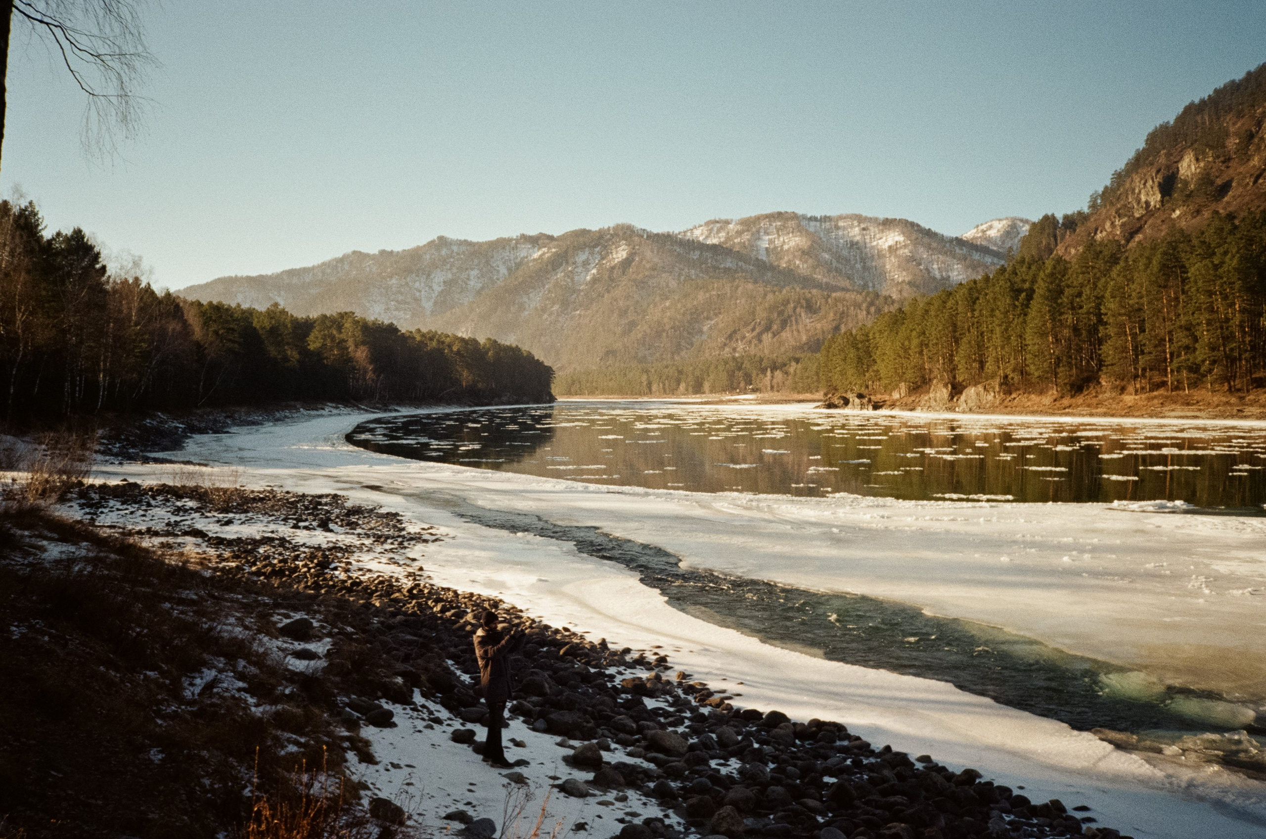 Панорама Катуни, торосы и виды с качелей на горе. Фотограф-документалист Мария Осокина