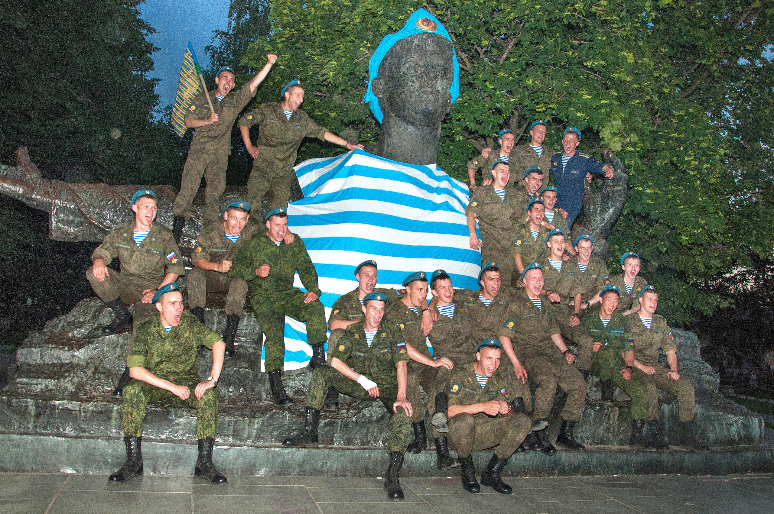 Выпуск училища ВДВ. Фотостудия Портрет Свадебный и семейный фотограф в Рязани