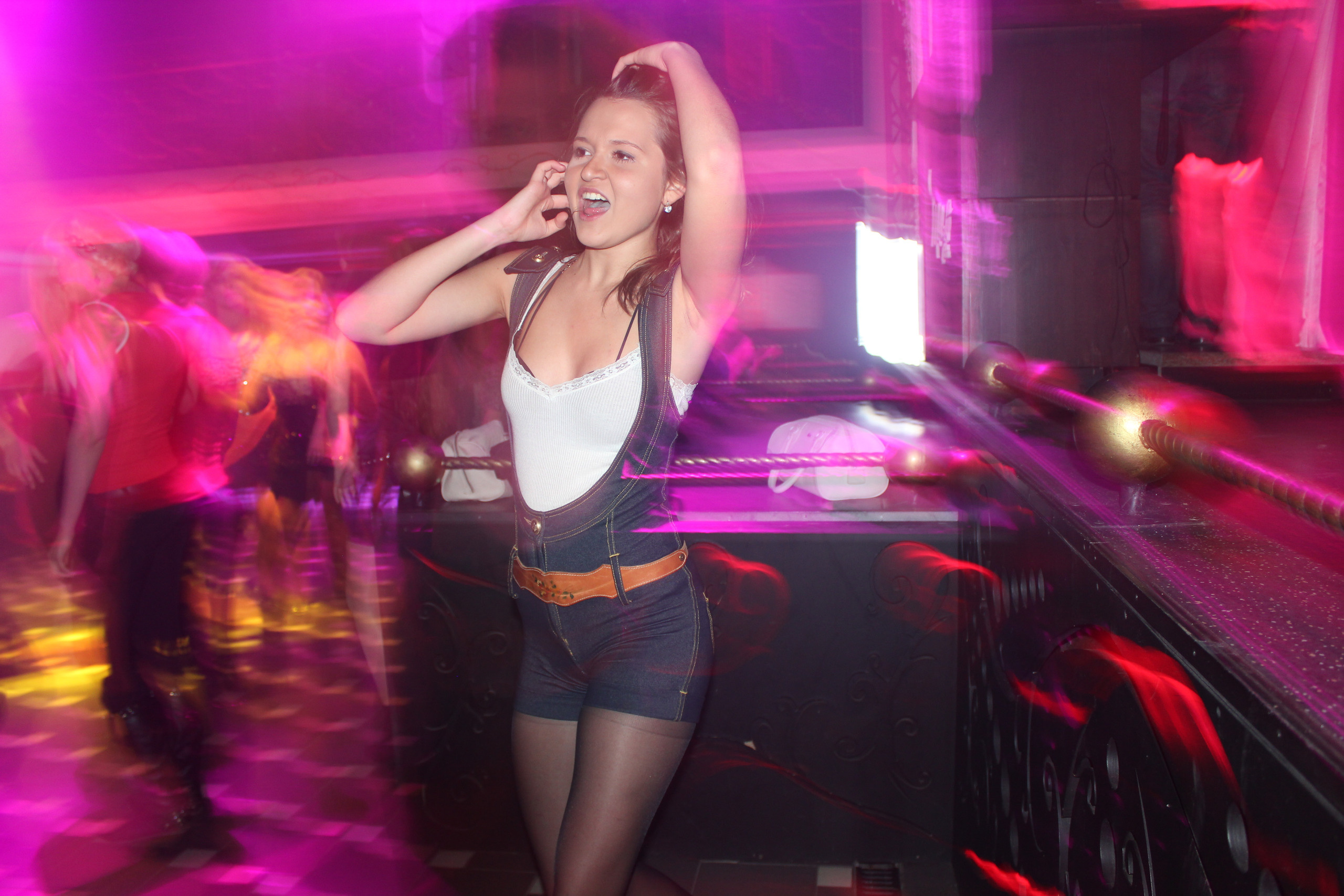 Ночной клуб. Фотостудия Портрет Свадебный и семейный фотограф в Рязани