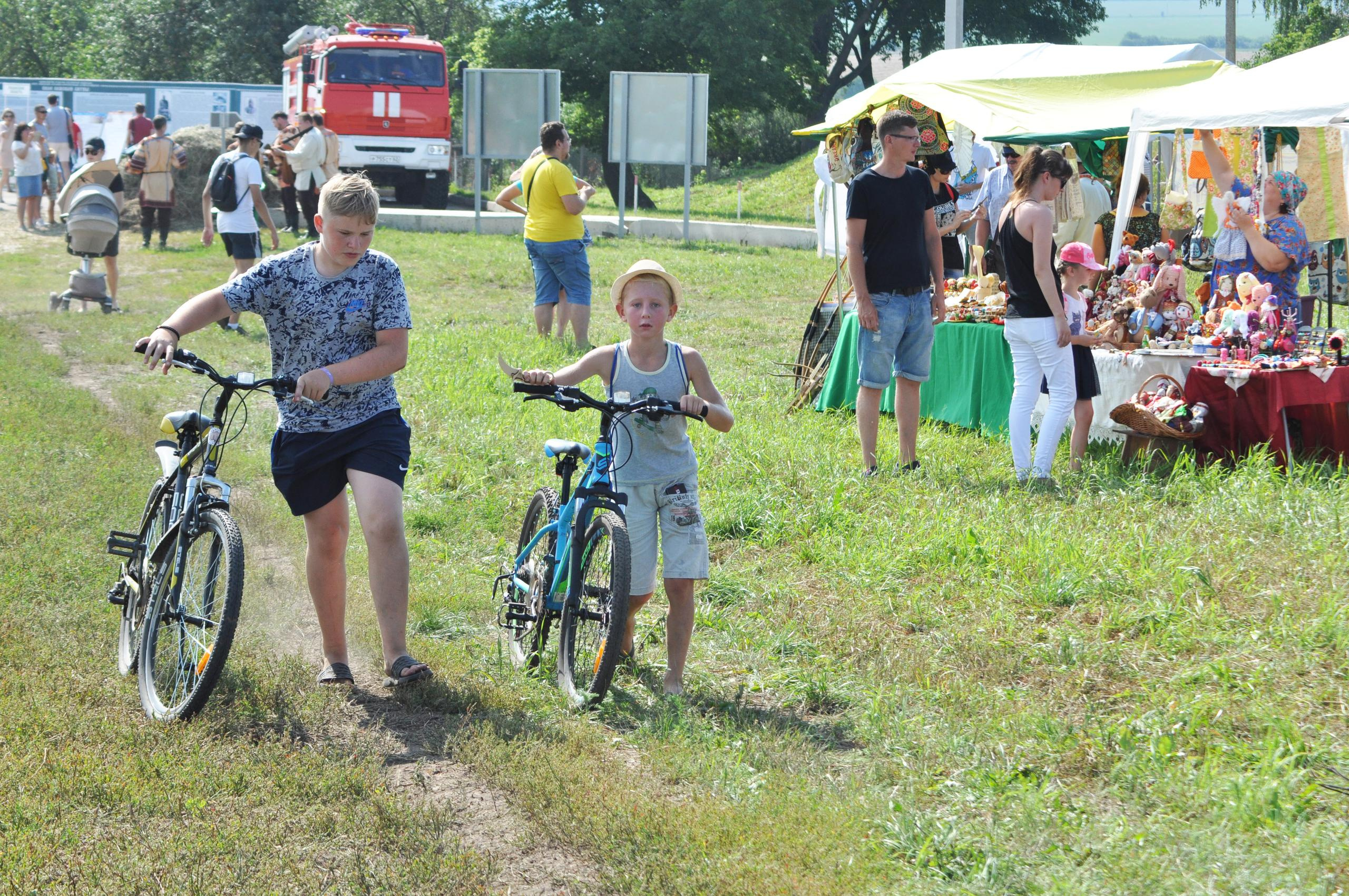 Праздник на Воже. Фотостудия Портрет Свадебный и семейный фотограф в Рязани