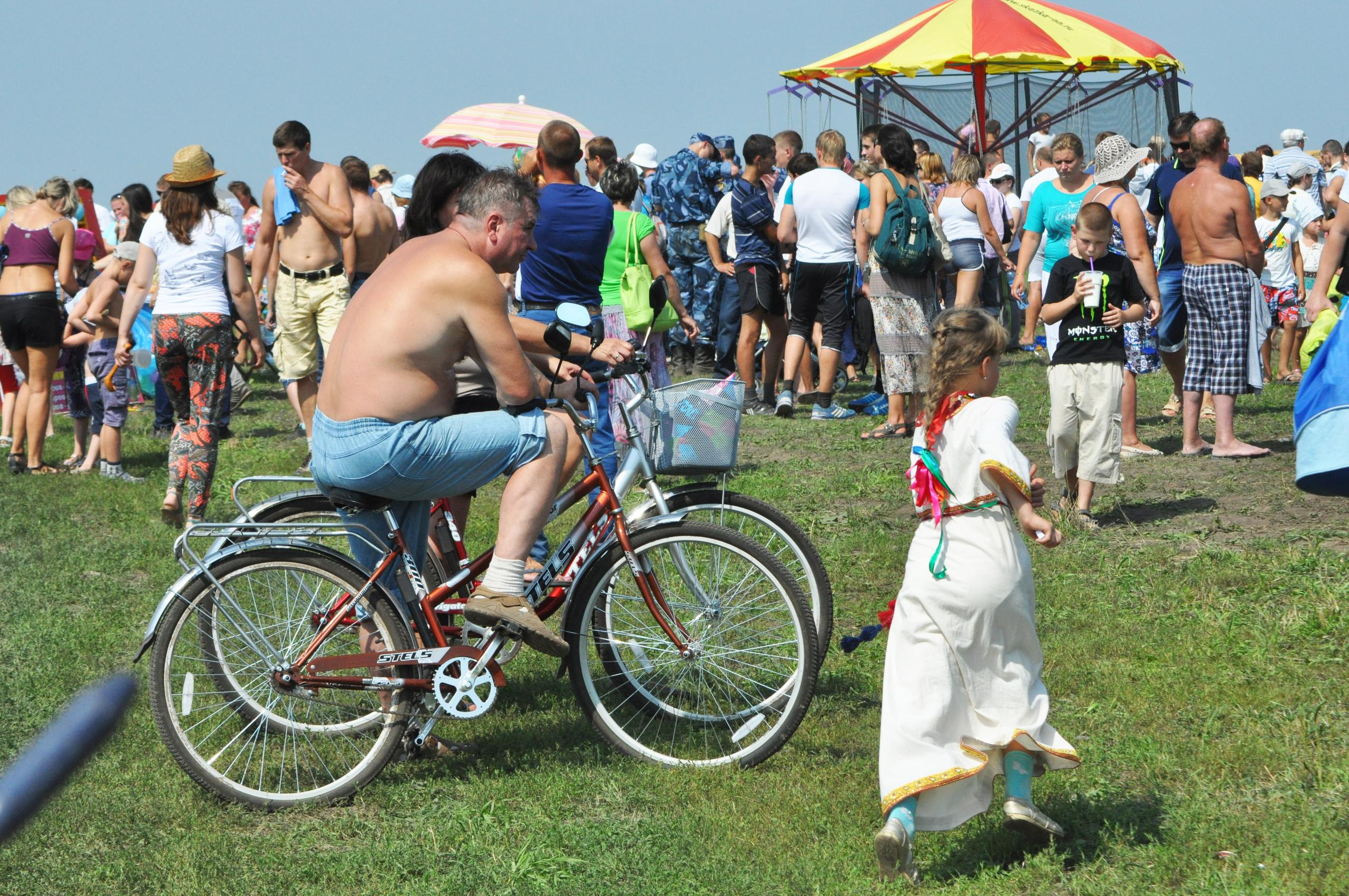 Праздник на Воже. Фотостудия Портрет Свадебный и семейный фотограф в Рязани