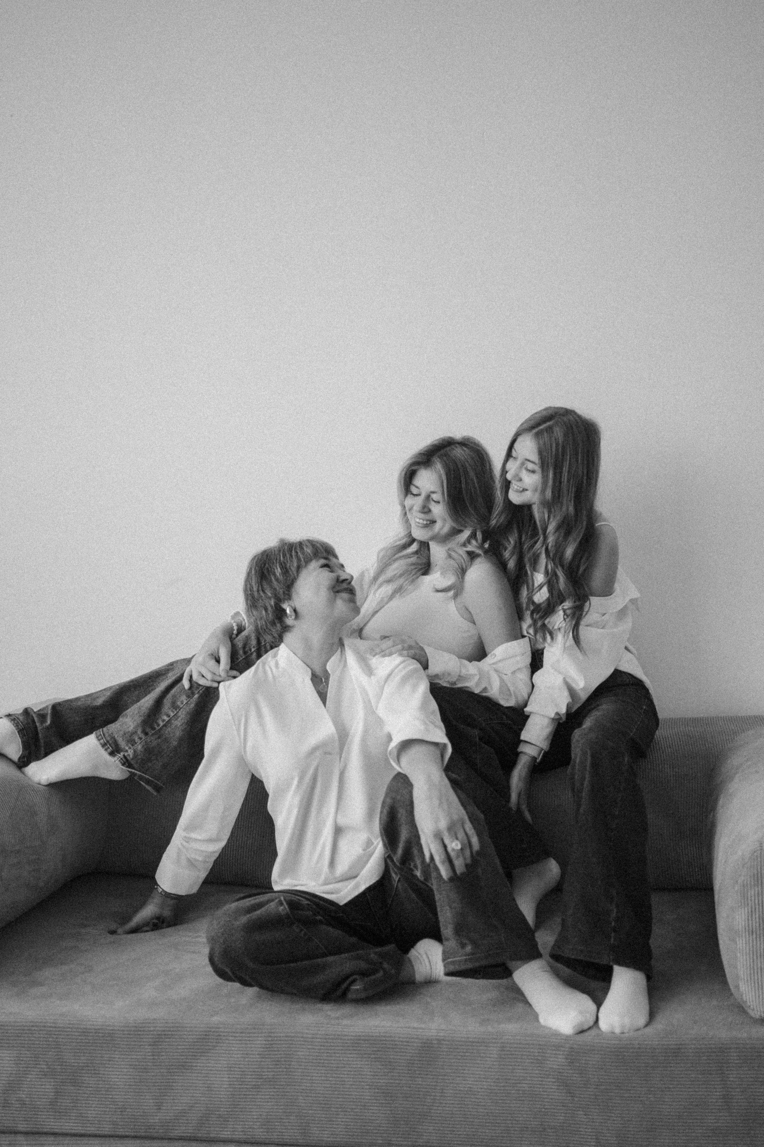 Мама с дочками. Семейный фотограф, фотосессия беременности в Новосибирске Кристина Киб