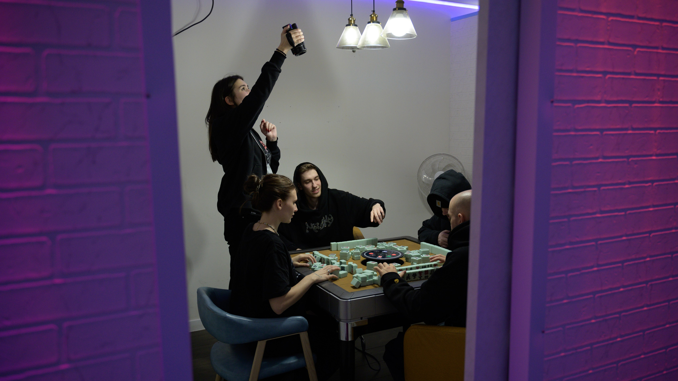 Камила Хакова на съемках клипа Thomas Mraz и Oushenti - Пустышка/Скучно