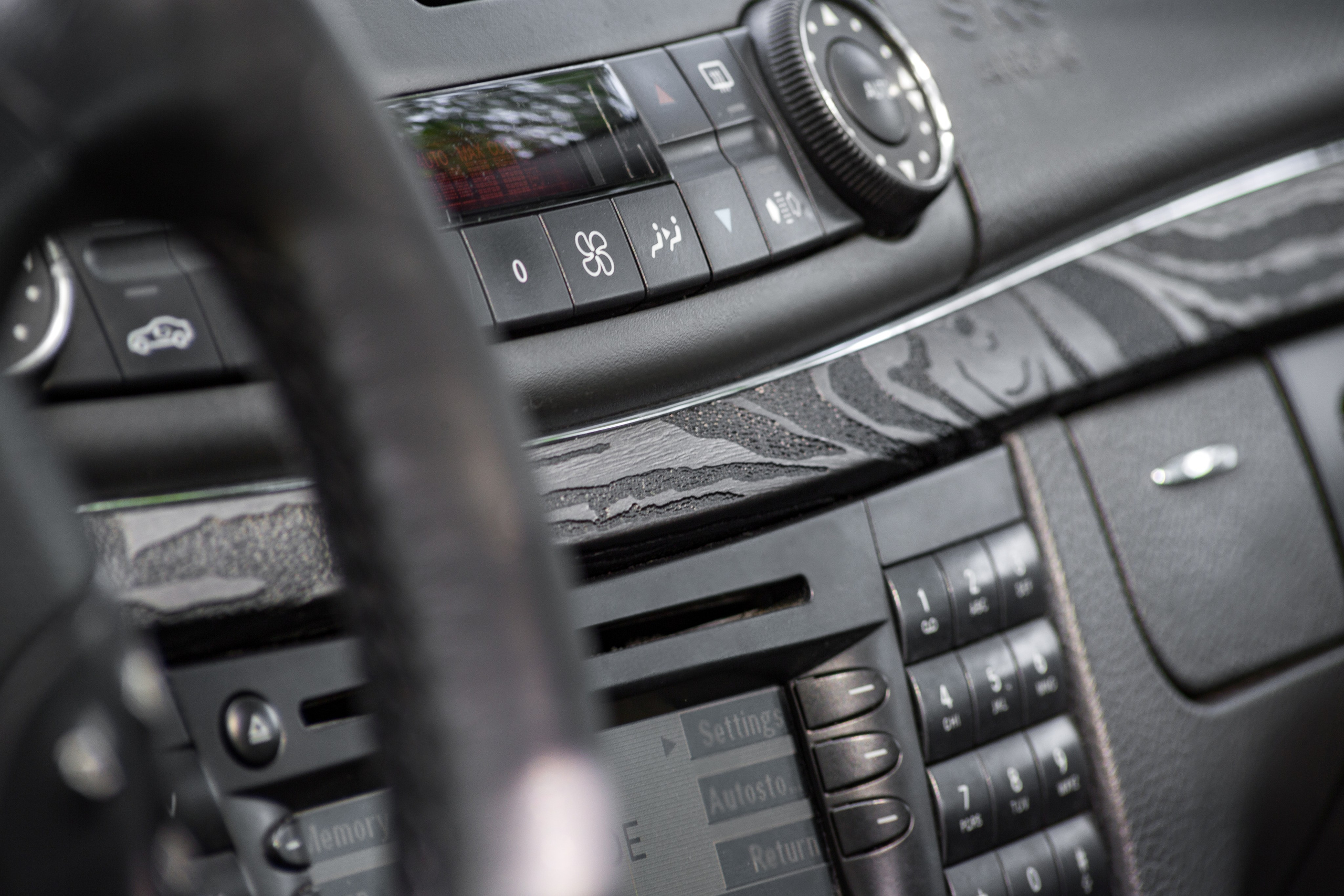 Фотосъемка автомобиля Mercedes для Evil Painter. Интерьерный фотограф и ретушер в Красноярске Денис Антропов