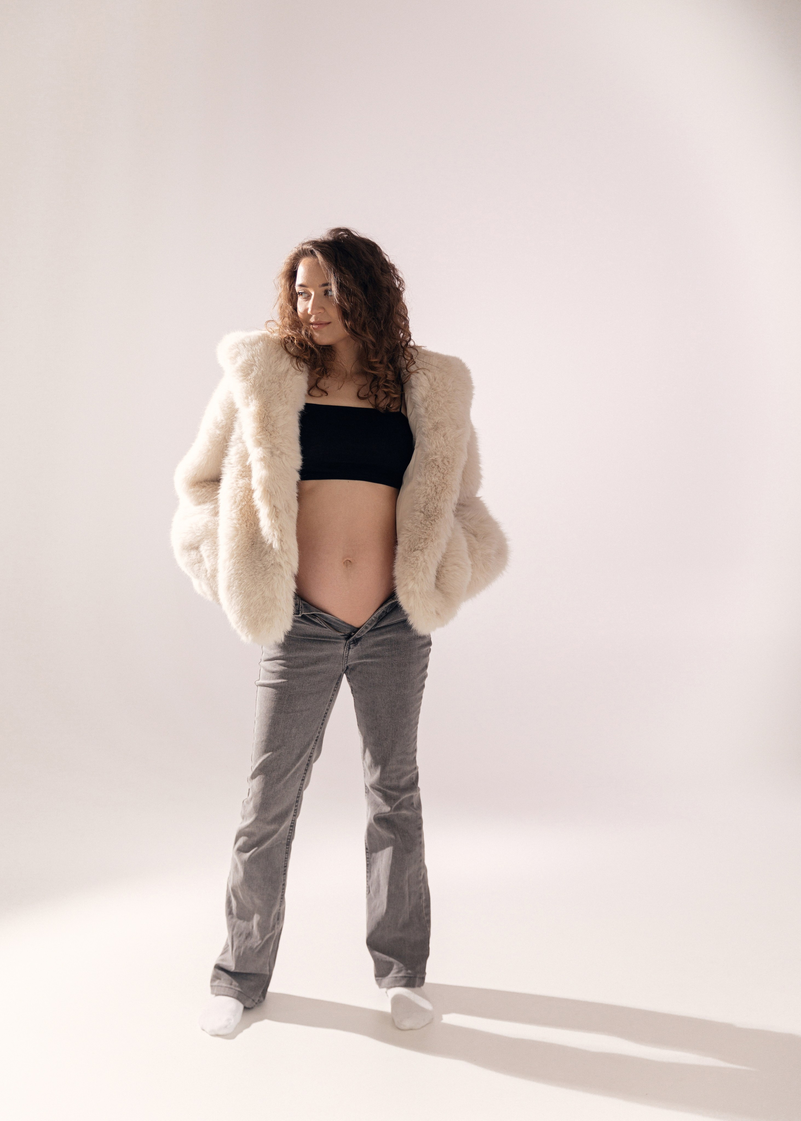 Беременная фотосессия в студии  Краснодар, Анапа, Сочи, Геленджик. Свадебный фотограф и видеограф Краснодар, Ростов, Сочи, Новороссийск