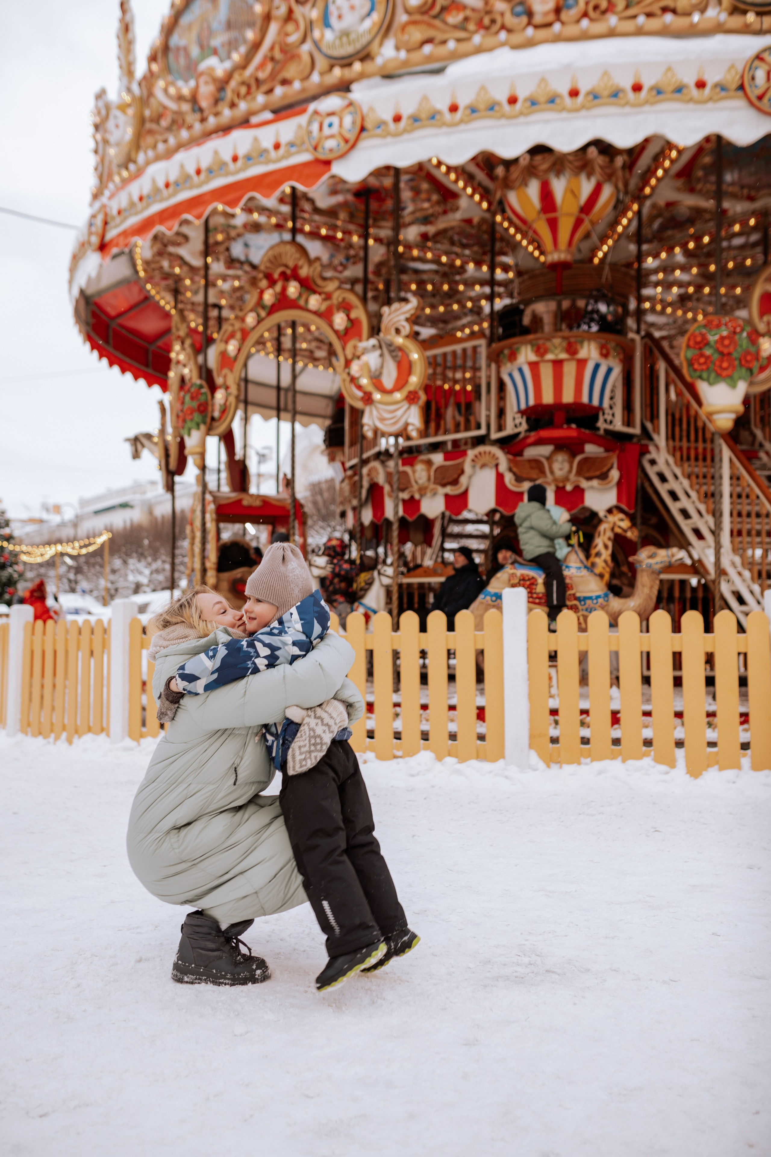 Семейная, Манежная площадь