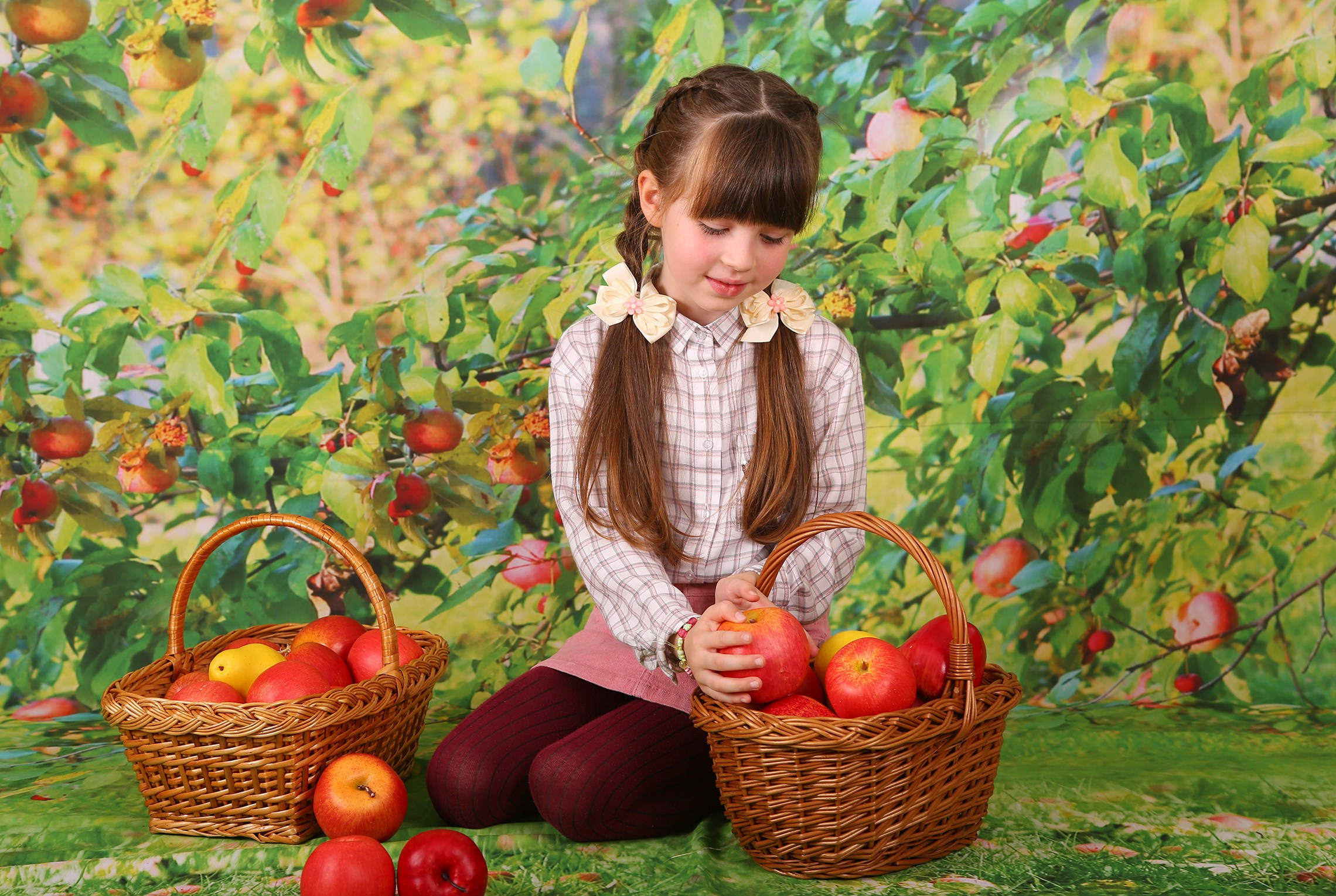 Яблоневый сад. Выпускные альбомы в Нижнем Новгороде | Фотостудия Звездочет | Никулина Наталья