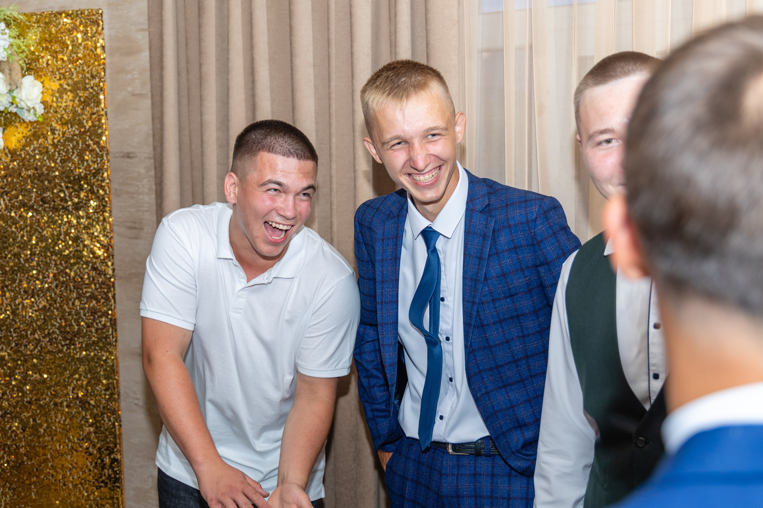 Выпускной в школе. Школьный фотограф Саратов Золотарь Ольга