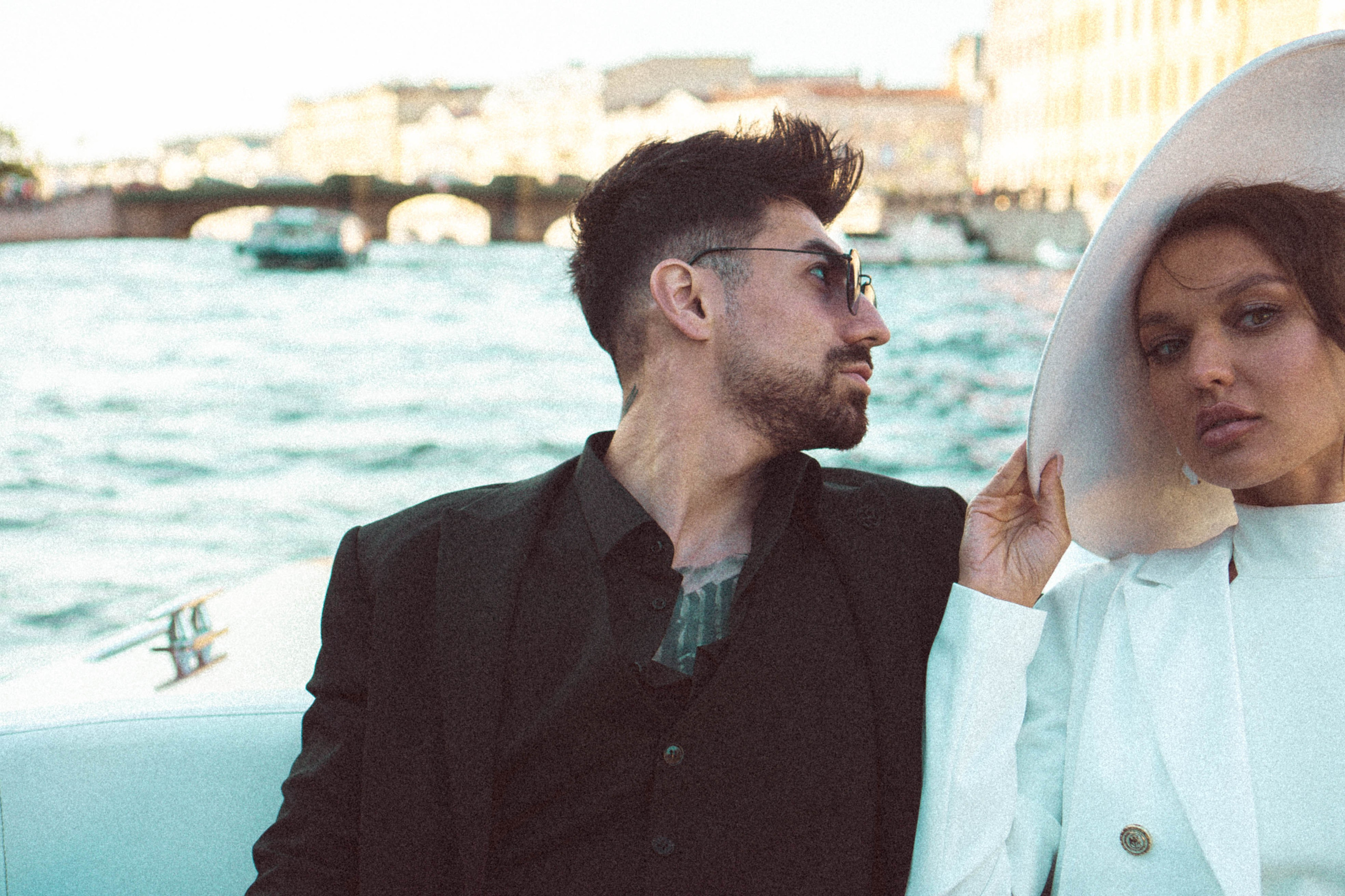 СВАДЕНБНАЯ СЬЕМКА НА КАТЕРЕ ПО КАНАЛАМ САНКТ-ПЕТЕРБУРГА И В АКВАТОРИИ НЕВЫ. Профессиональный фотограф, Санкт-Петербург — Виктория Богомолова