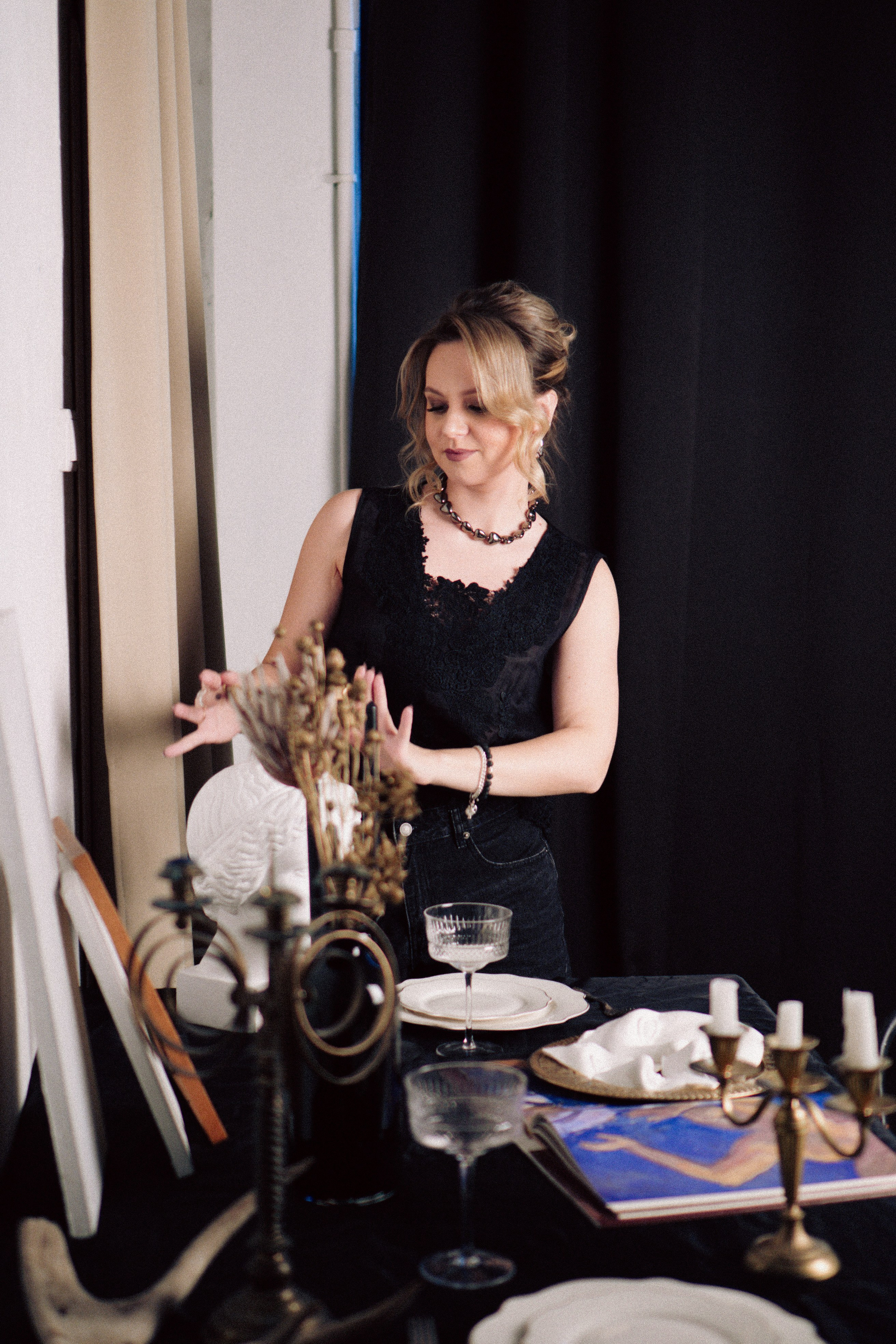 НОВОГОДНЯЯ ФОТОСЕСИИЯ В СТУДИИ ДЛЯ ДЕВУШКИ И ПРОГУЛКА ПО ЧЕРНЫШЕВСКОЙ. Профессиональный фотограф, Санкт-Петербург — Виктория Богомолова