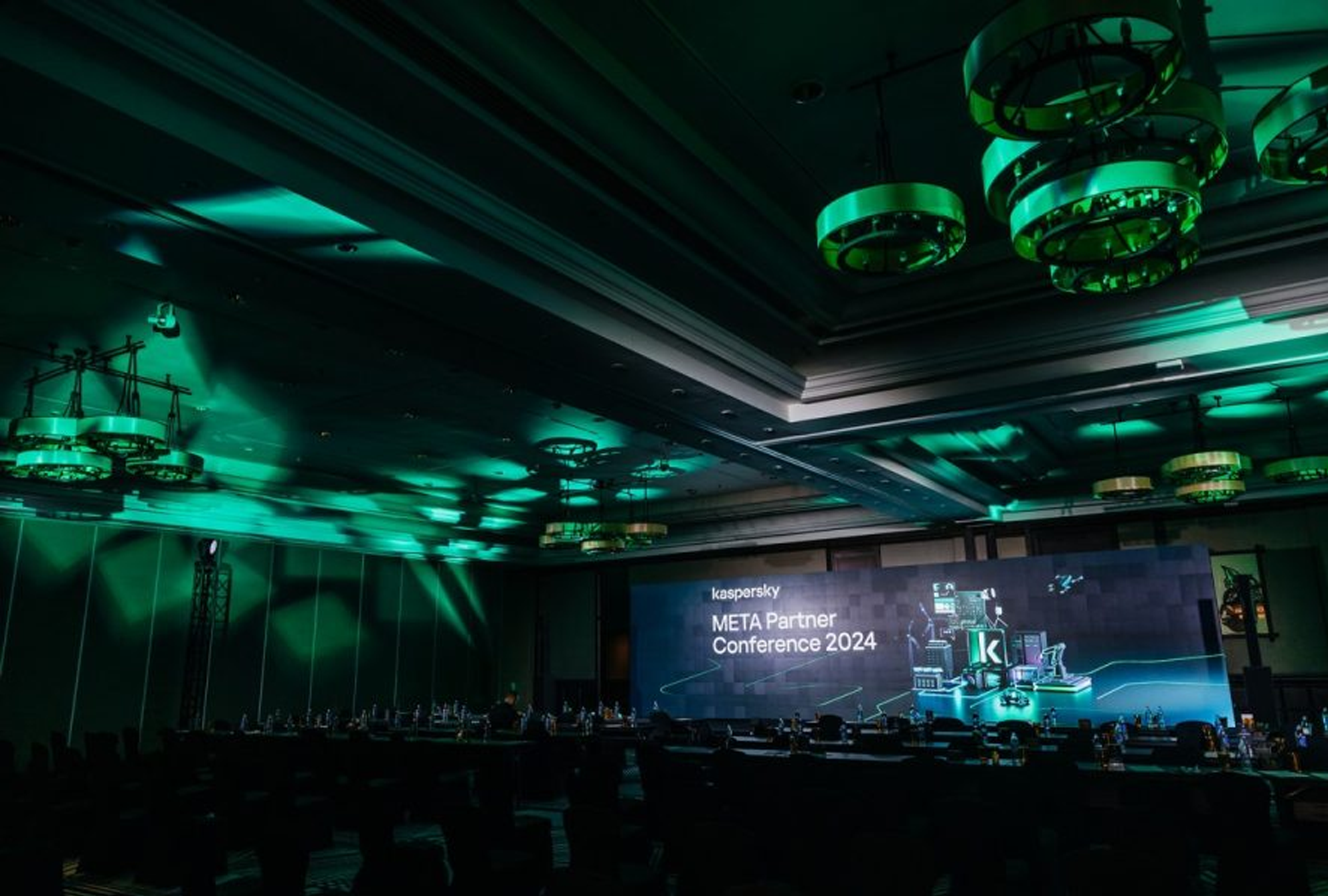 Полное техническое сопровождение мероприятий в Таиланде: аренда сцены, звукового и светового оборудования, LED-экранов, видео-продакшн, 3D-визуализация пространства, настройка спецэффектов. Услуги в Бангкоке, Паттайе, на Пхукете и по всей Азии.