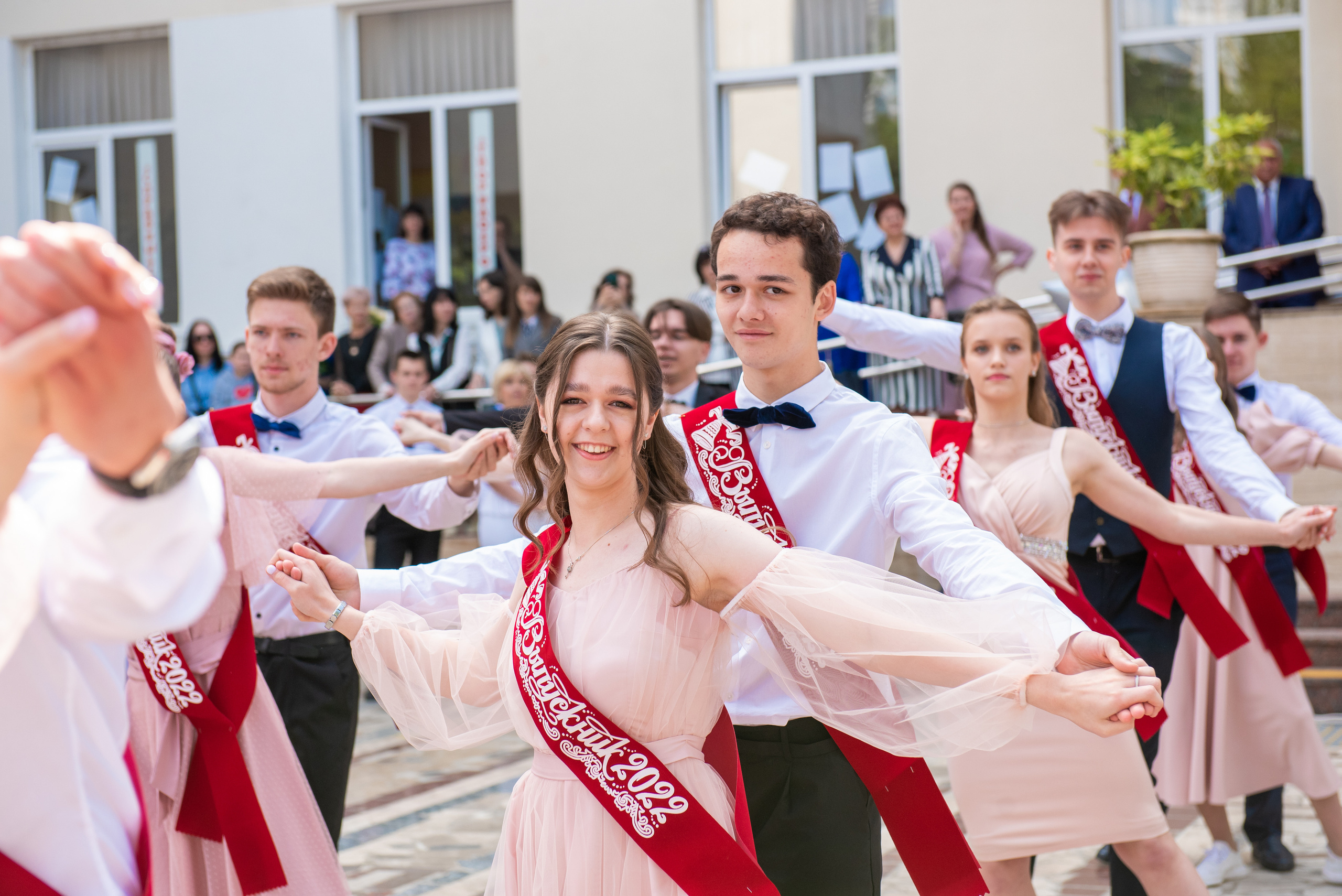 Последний звонок. Выпускные альбомы в Сочи Сюткина Наталья