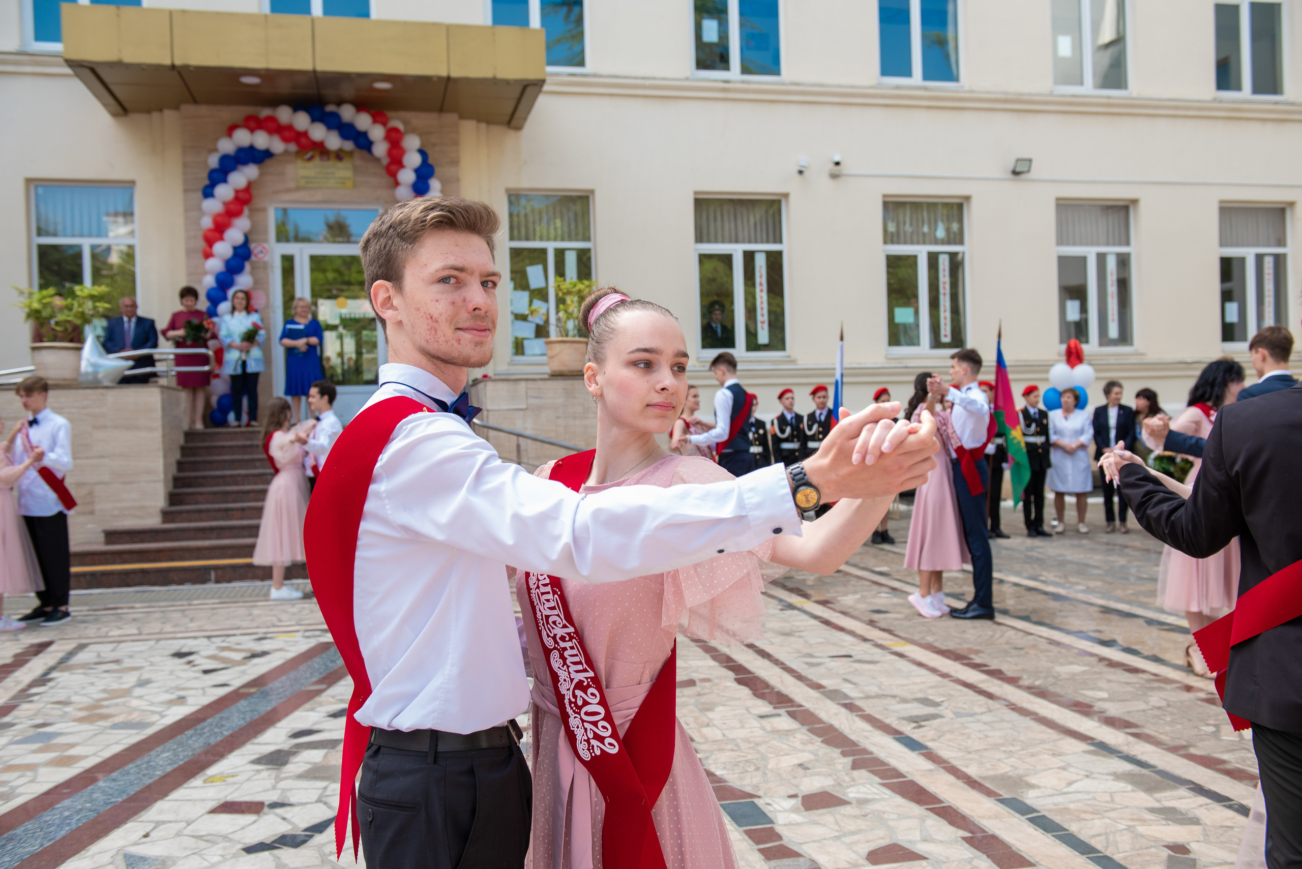 Последний звонок. Выпускные альбомы в Сочи Сюткина Наталья