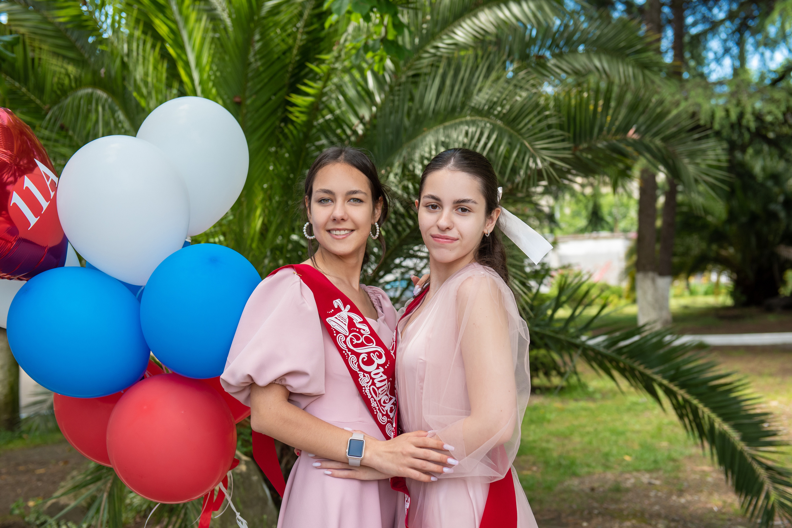 Последний звонок. Выпускные альбомы в Сочи Сюткина Наталья