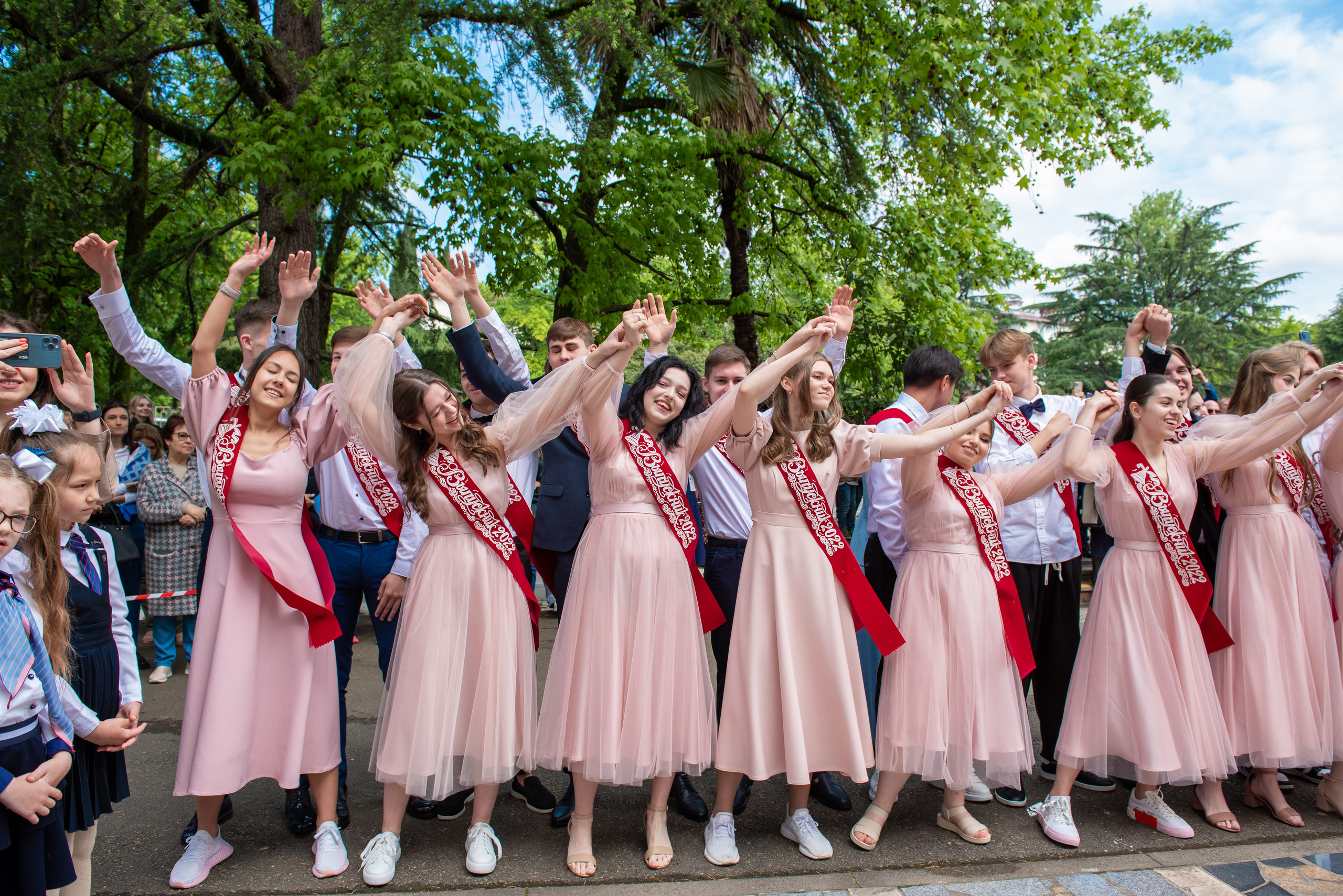 Последний звонок. Выпускные альбомы в Сочи Сюткина Наталья