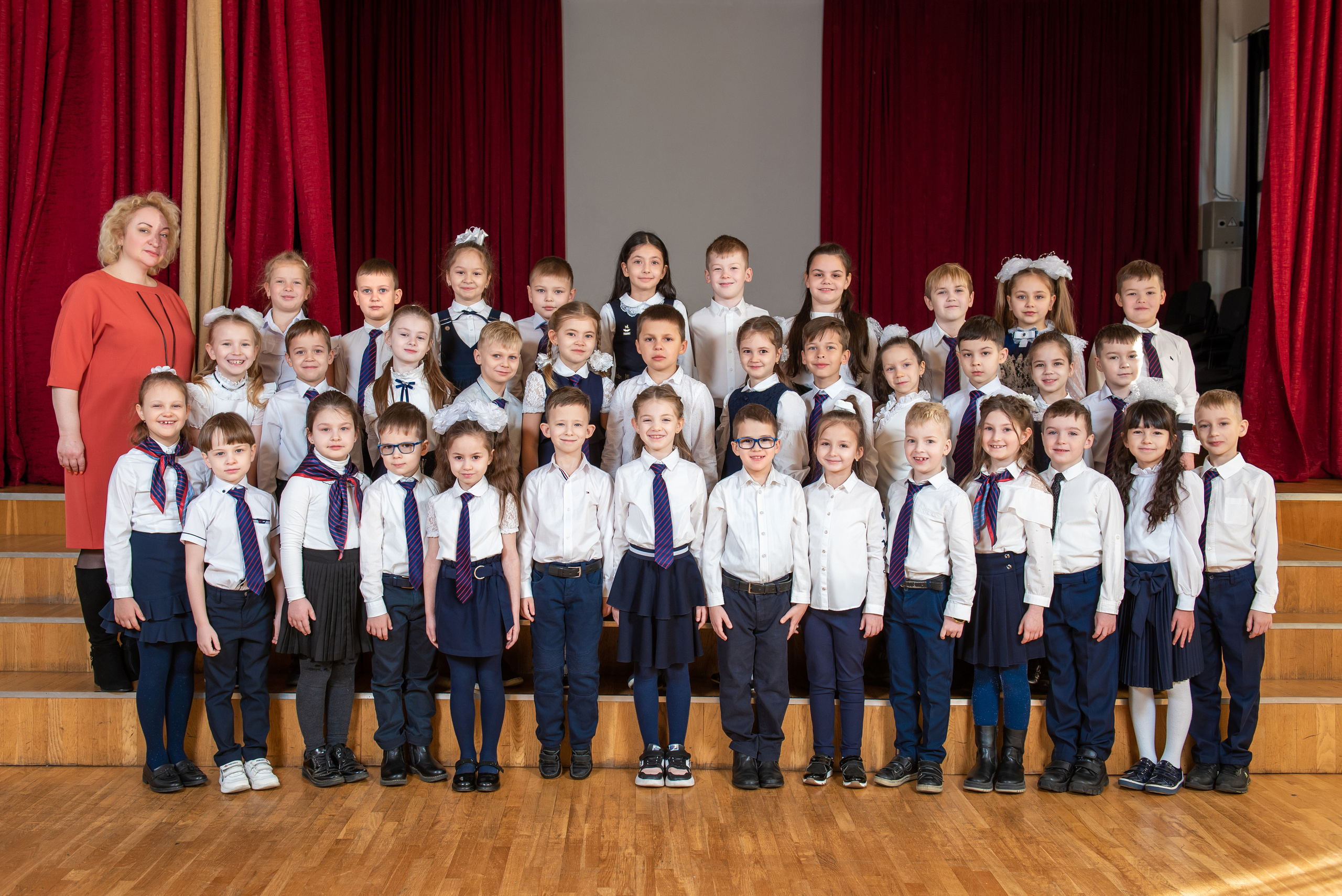 Начальная школа. Выпускные альбомы в Сочи Сюткина Наталья