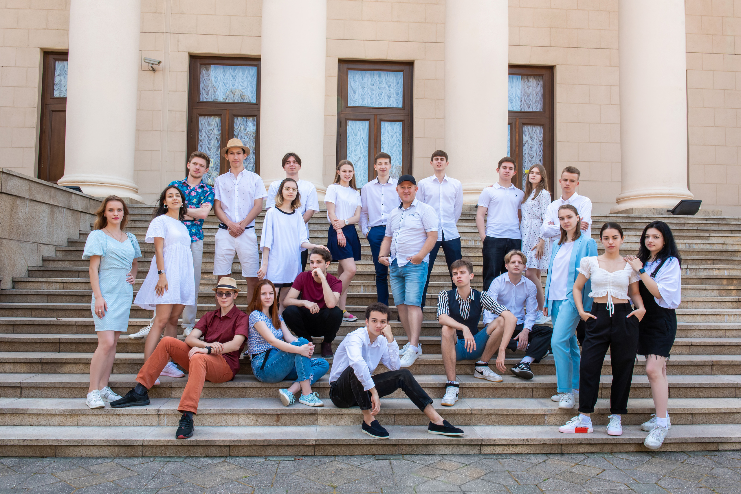 9-11 классы. Выпускные альбомы в Сочи Сюткина Наталья