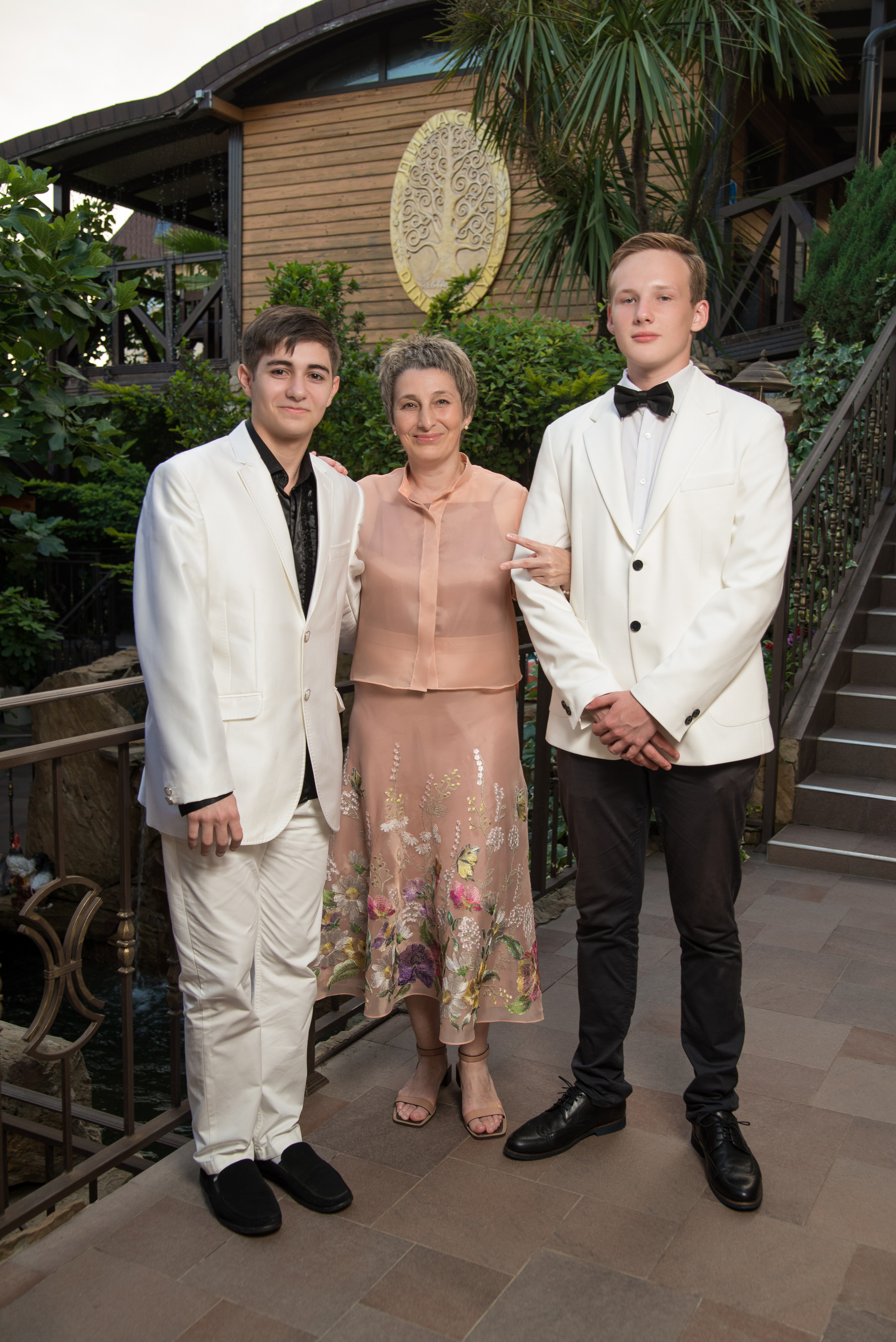 Выпускной 11 а. Выпускные альбомы в Сочи Сюткина Наталья