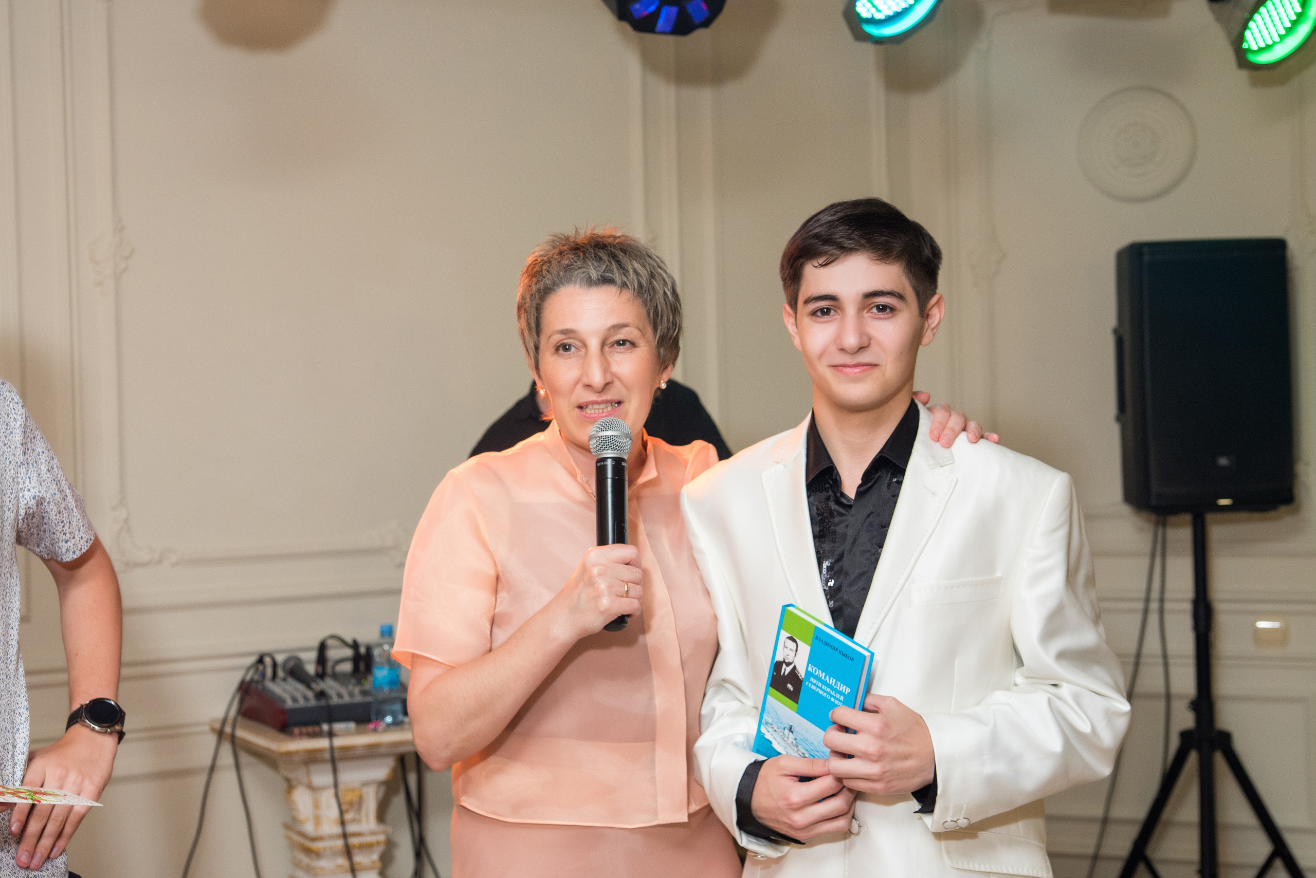 Выпускной 11 а. Выпускные альбомы в Сочи Сюткина Наталья