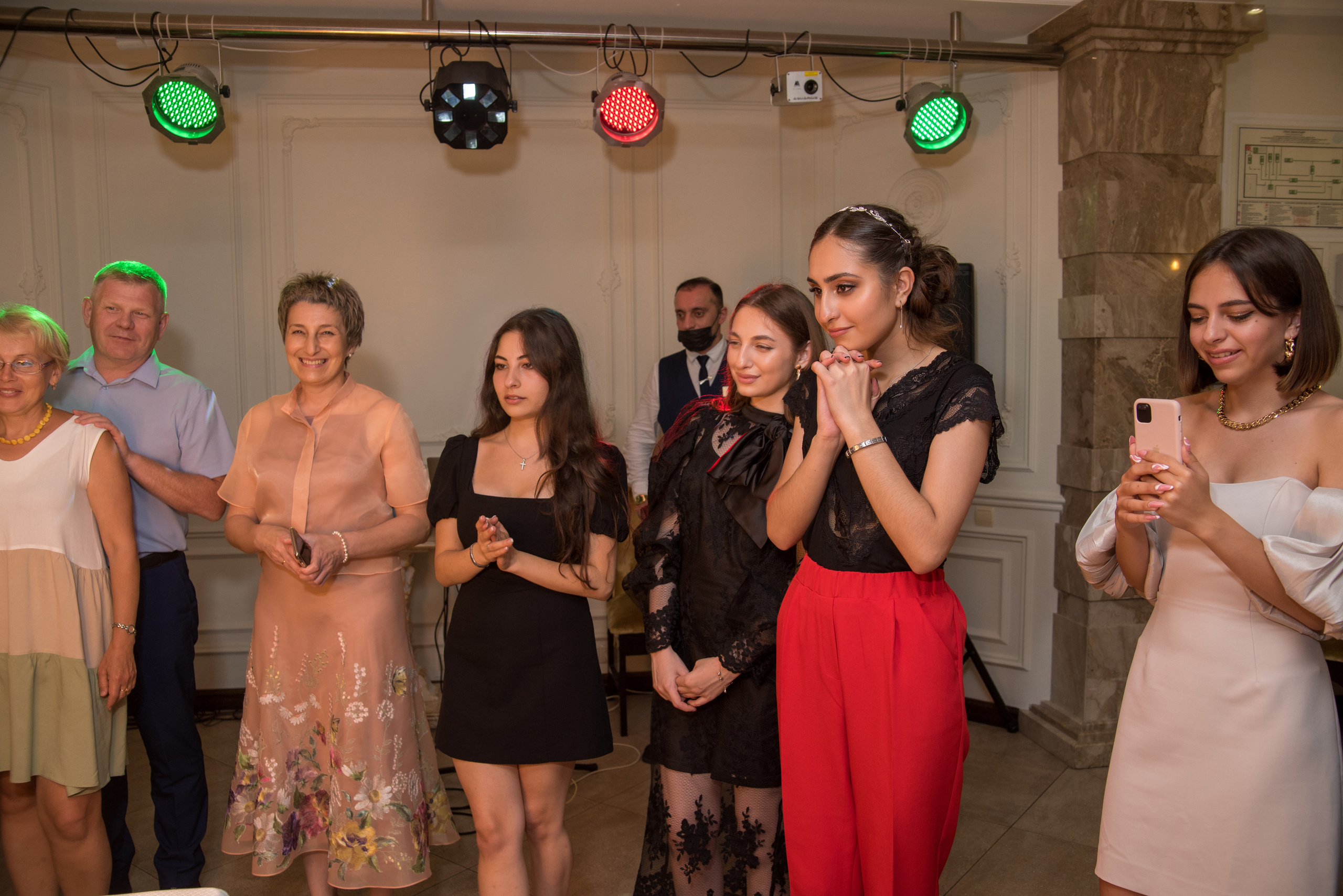 Выпускной 11 а. Выпускные альбомы в Сочи Сюткина Наталья