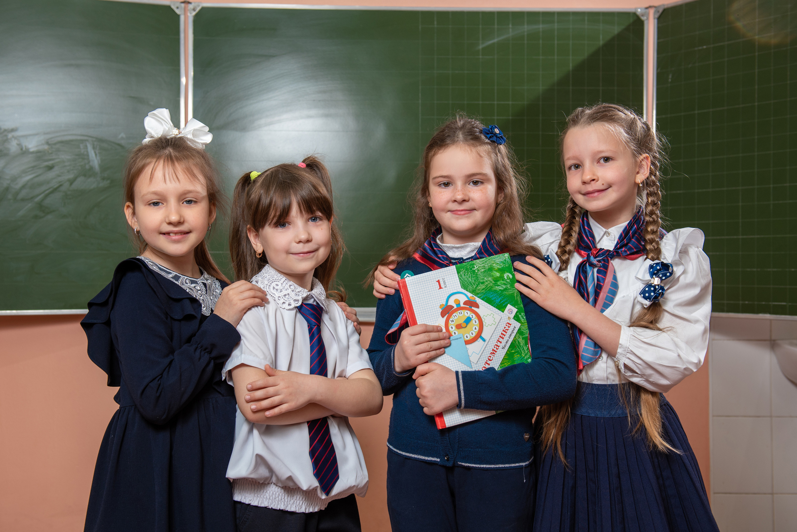 Начальная школа. Выпускные альбомы в Сочи Сюткина Наталья