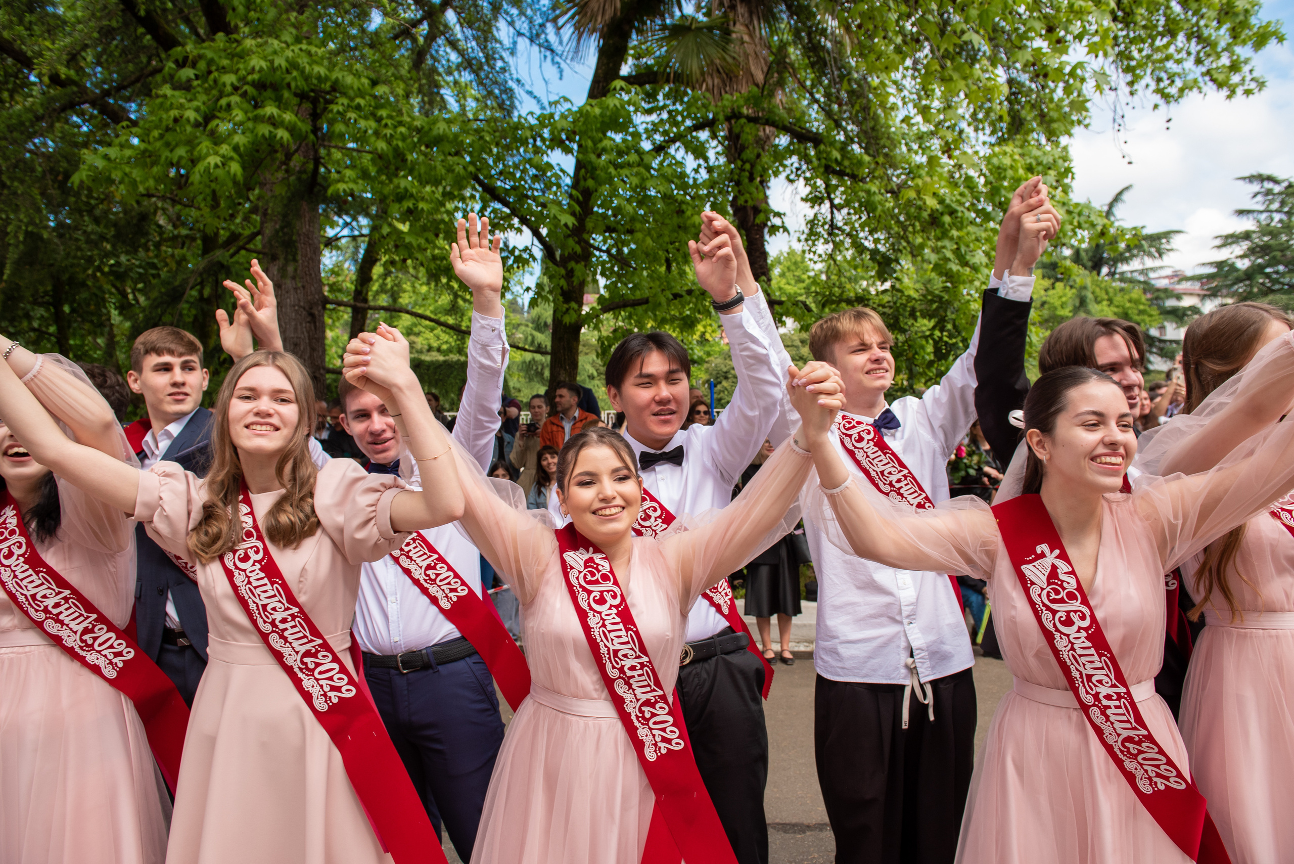 Последний звонок. Выпускные альбомы в Сочи Сюткина Наталья