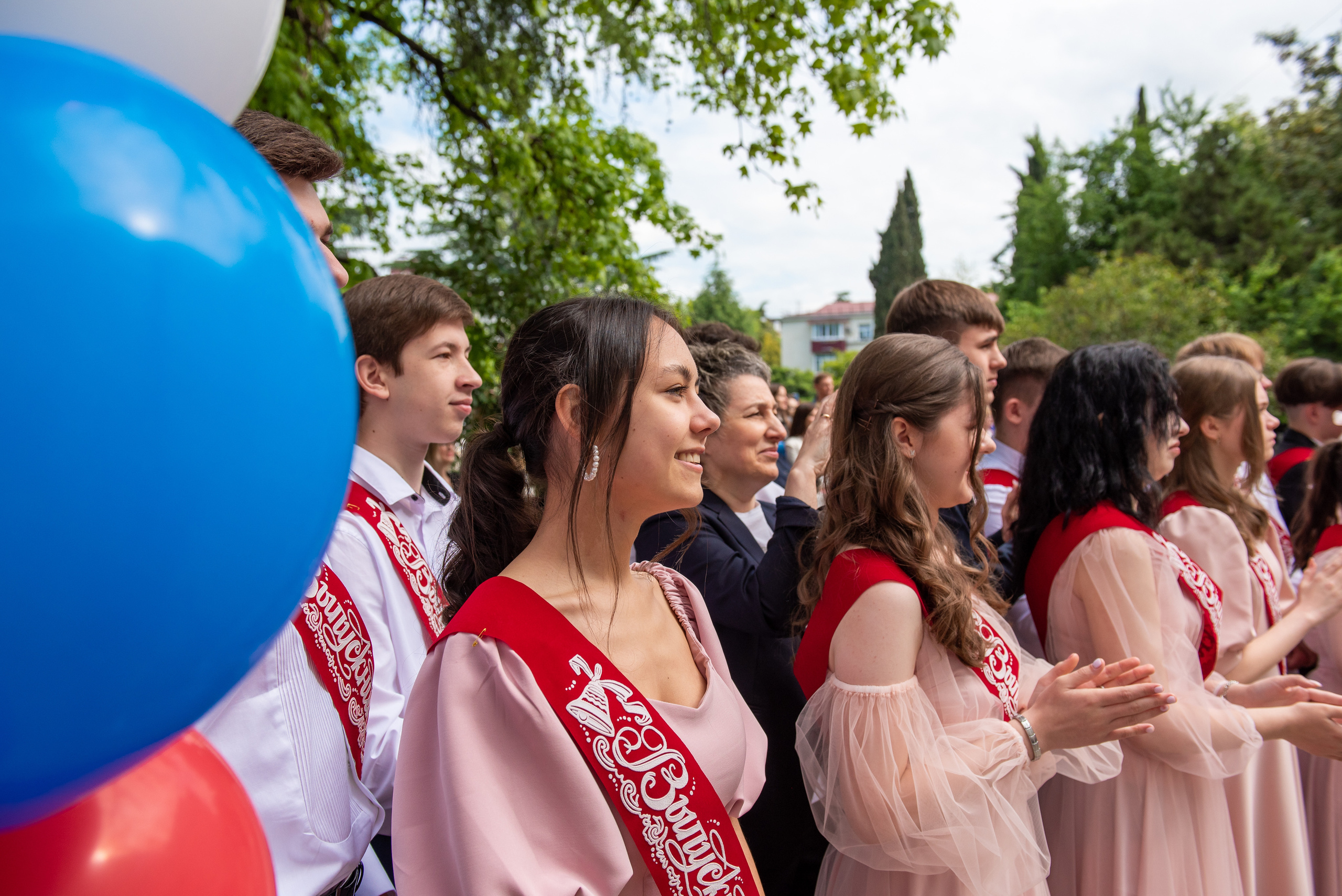 Последний звонок. Выпускные альбомы в Сочи Сюткина Наталья
