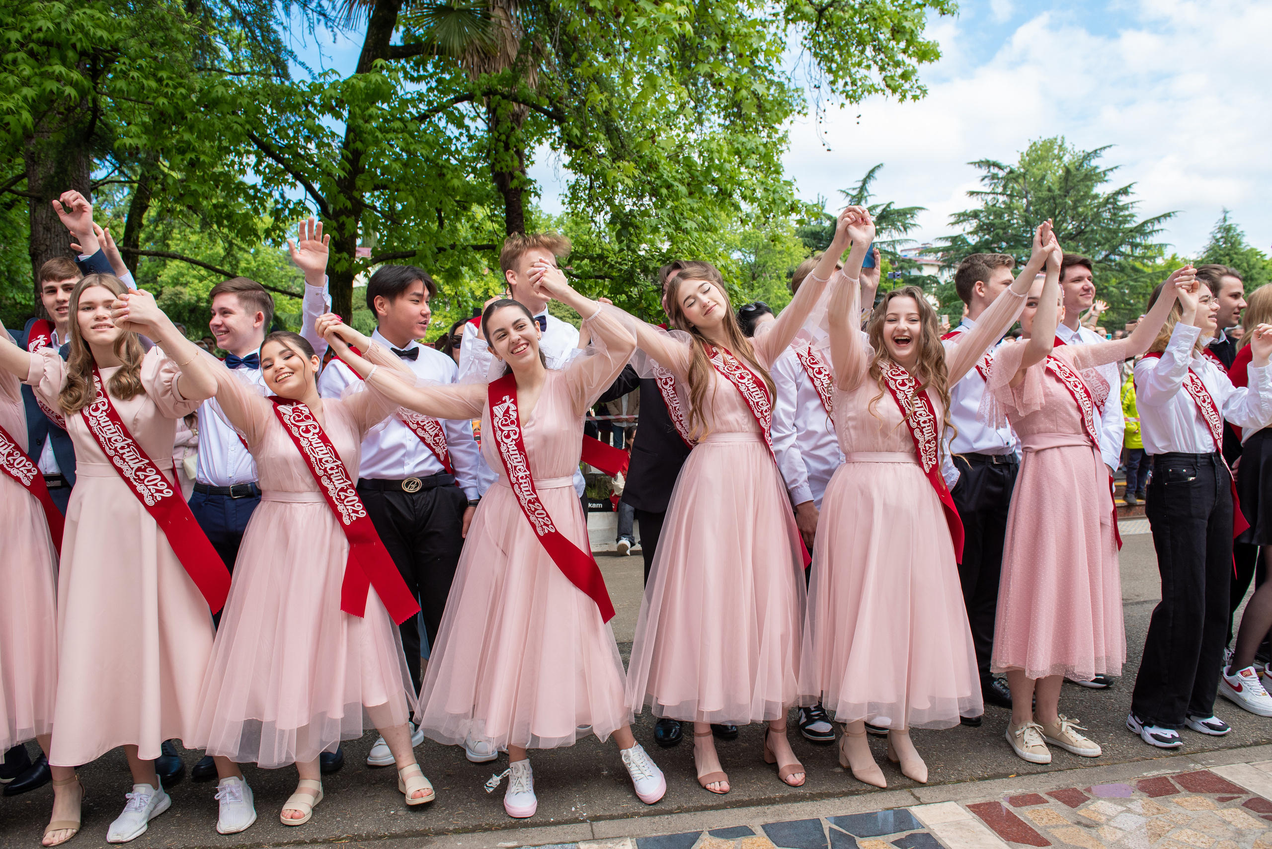 Последний звонок. Выпускные альбомы в Сочи Сюткина Наталья
