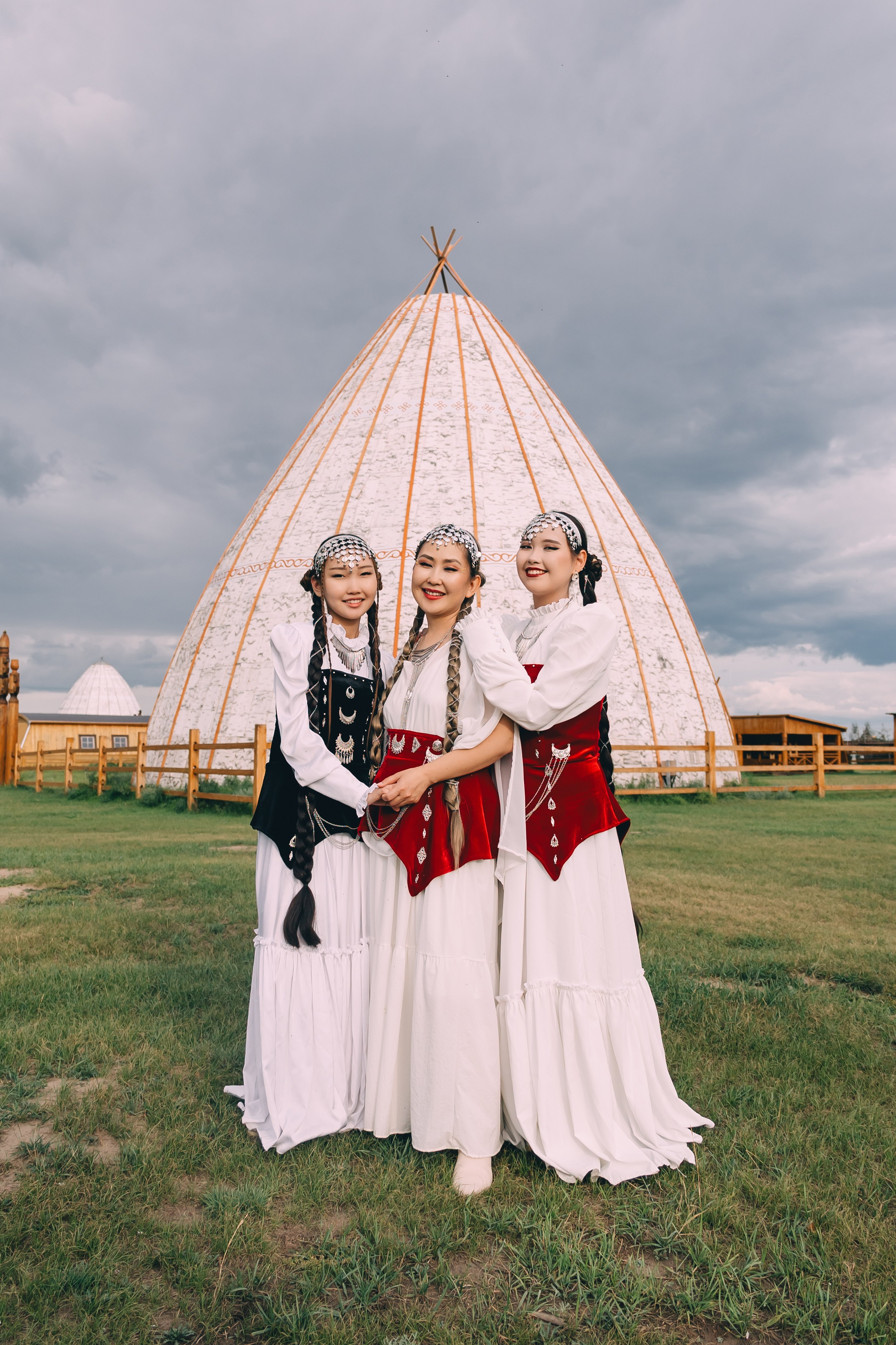 Семейная съемка в Ус Хатын, Семейная съемка на карьере. Фотограф Якутск Зоя Николаева