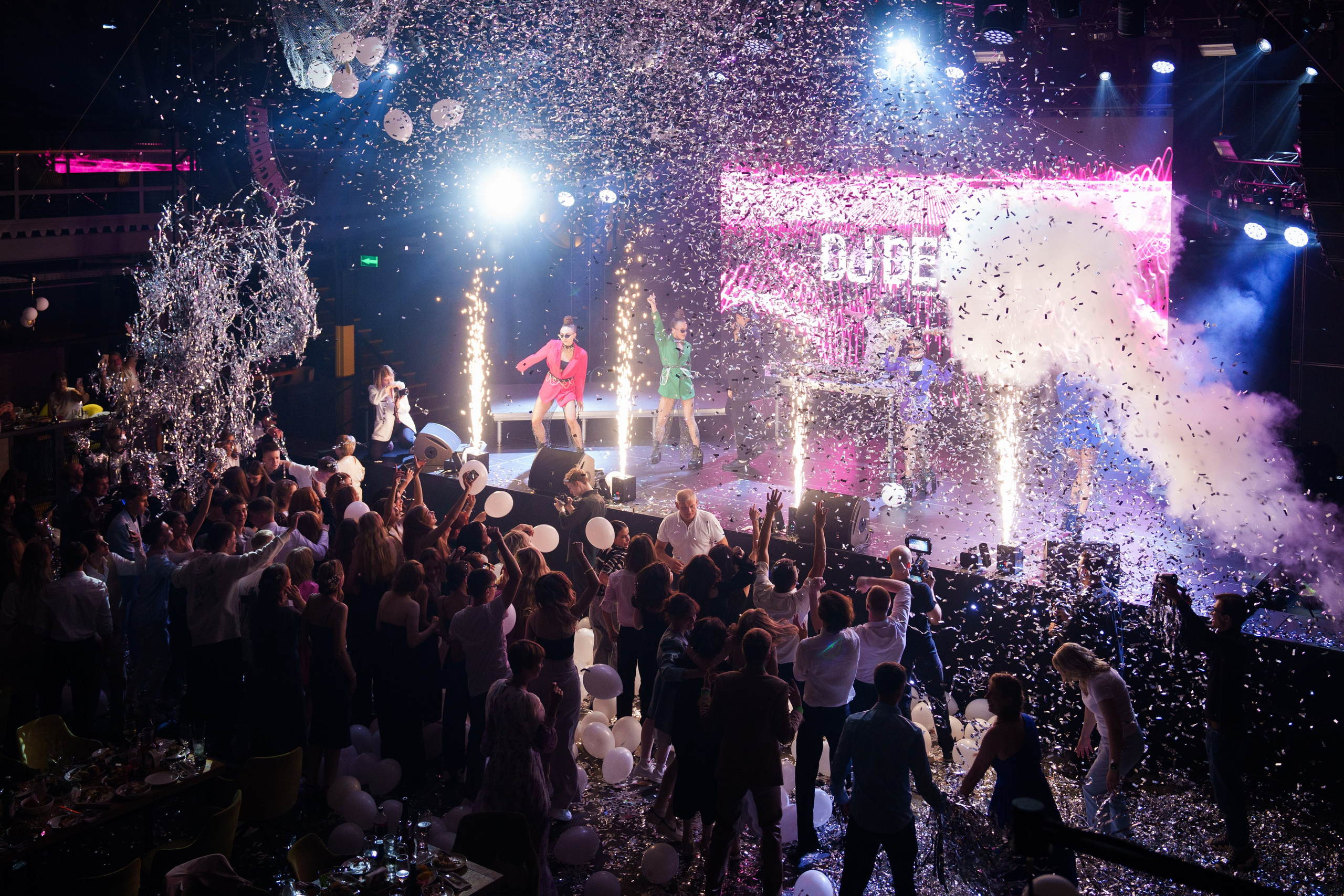 Выпускной Гимназия 7. Свадебный и репортажный фотограф Элина Козырьянова