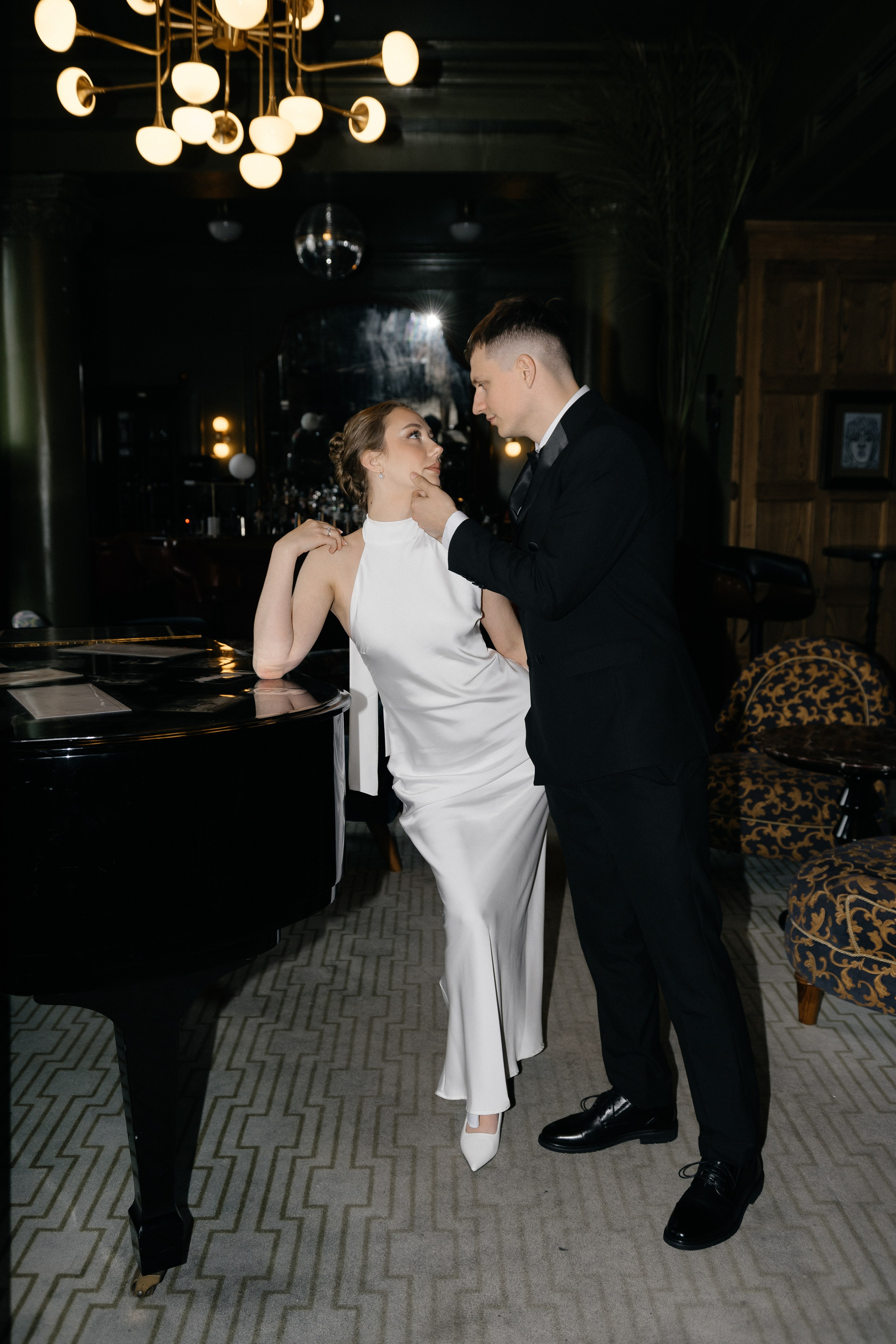 Wedding day in Martinique Bar. Wedding PHOTOGRAPHER Andrew Vnukov