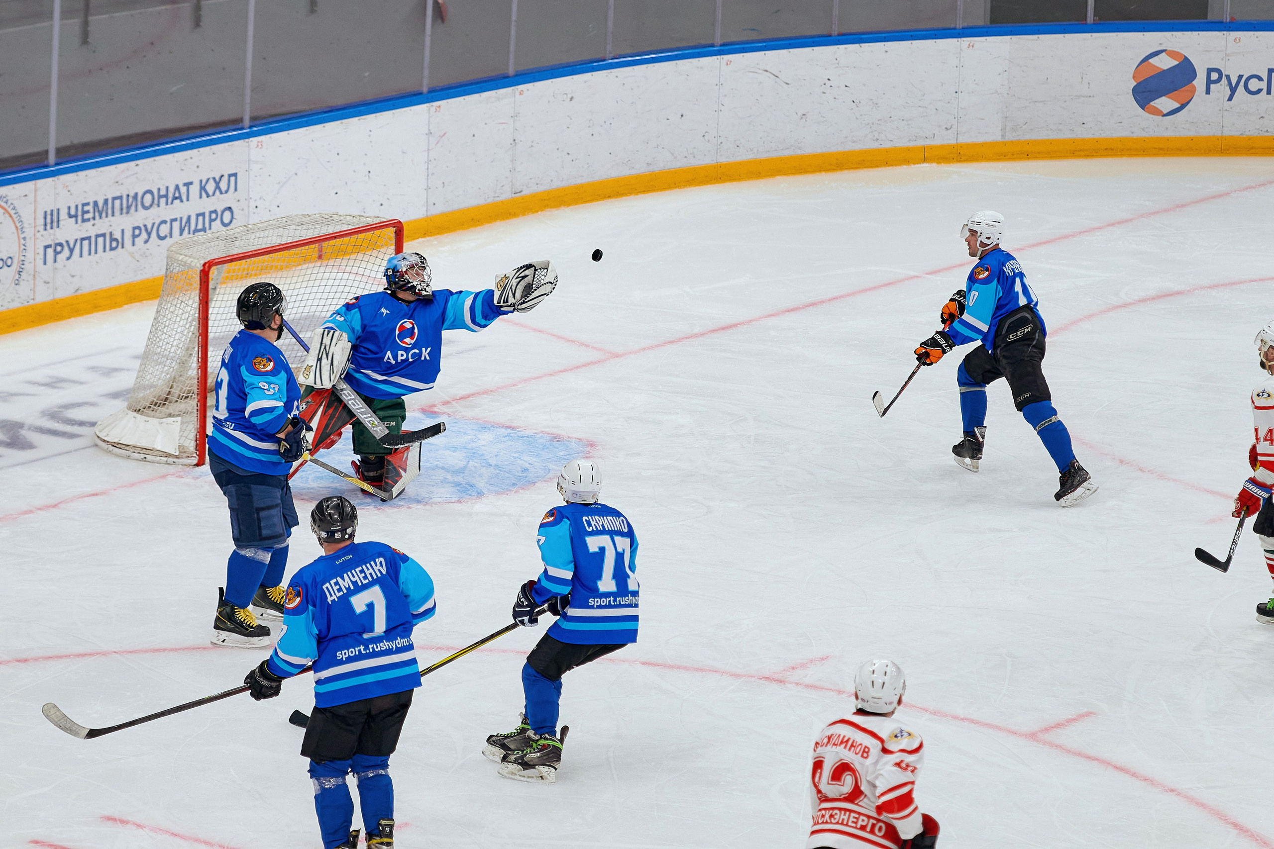 Портфолио репортажной фотосъёмки: Кристалл арена — Хоккей — РусГидро. Фотограф Яковлев Роман — Красноярск