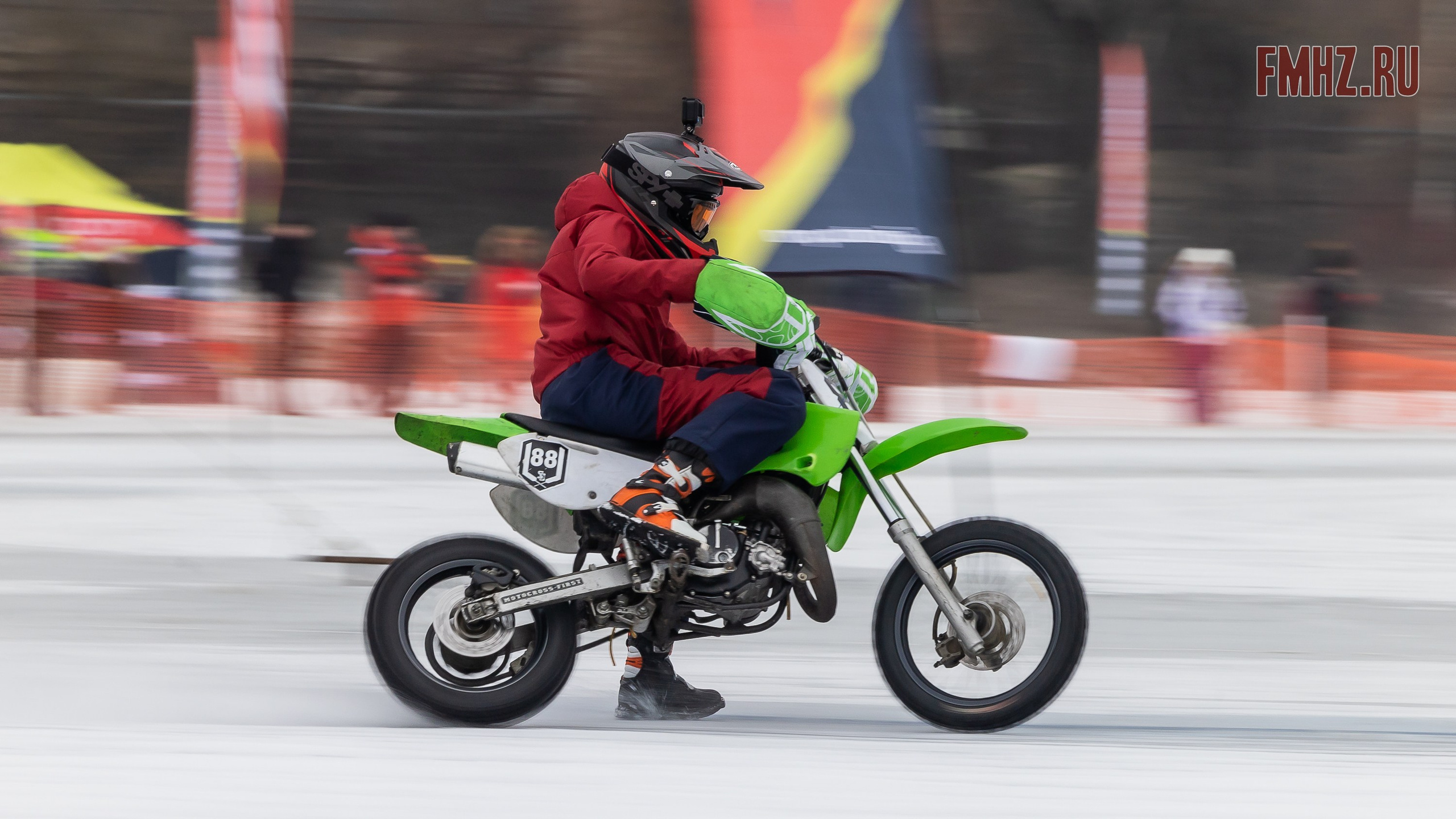 Первый этап Кубка МФР по мотокроссу на льду Большого Крылатского пруда в Москве. 8 февраля 2025 г. Фотограф Владимир Охрименко