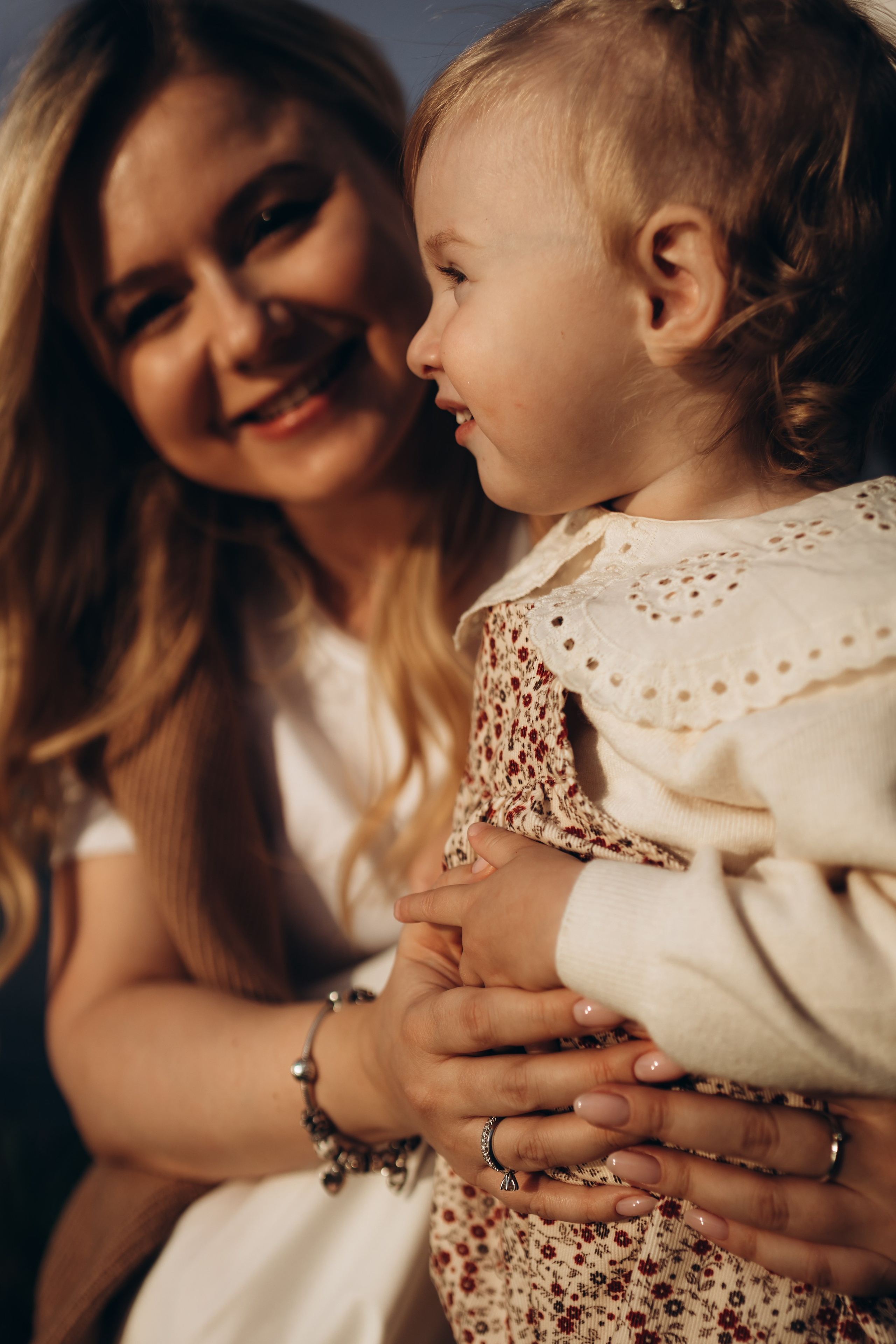 Ольга, Елена и маленькая Таисия. Семейный фотограф в Москве Жукова Анна