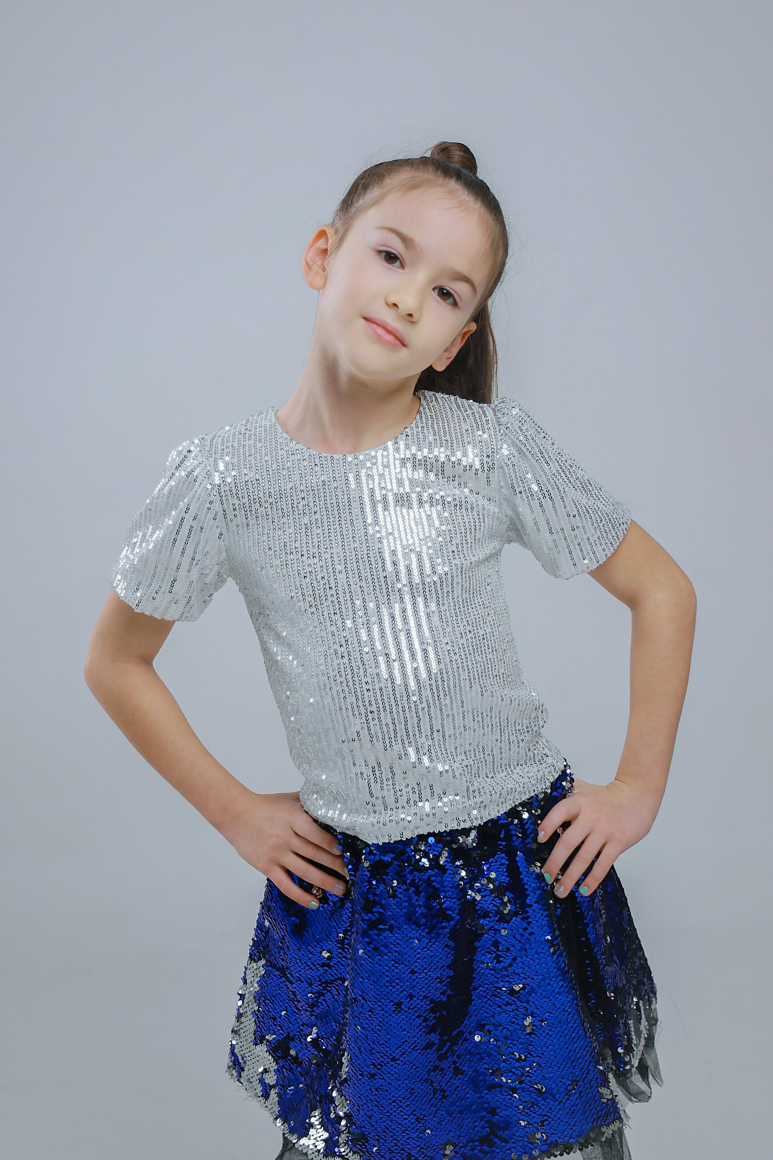 Фото детских платьев для рекламы на маркетплейсах. Фотограф, видеограф