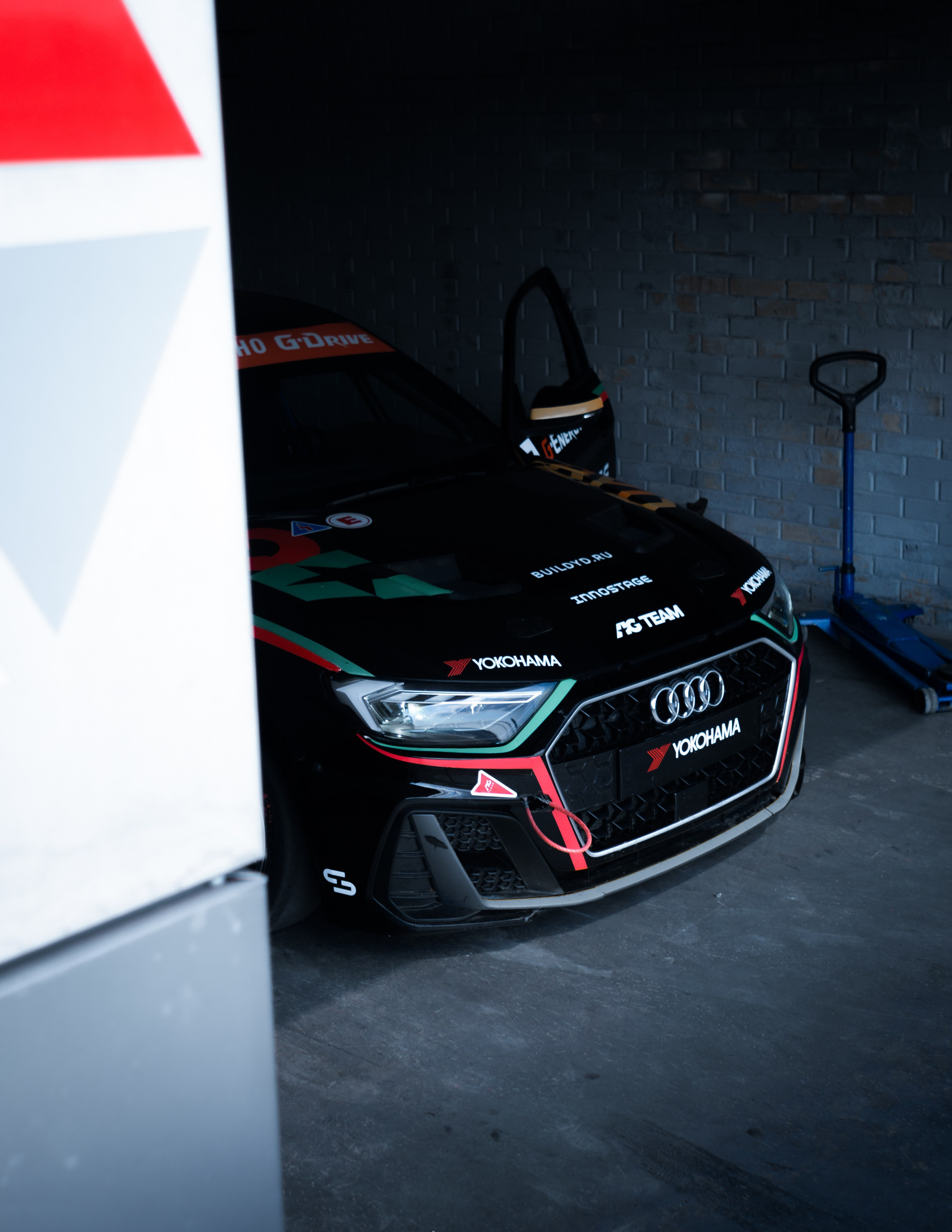 СМП РСКГ. Автомобильный фотограф в Москве Иван Петушков