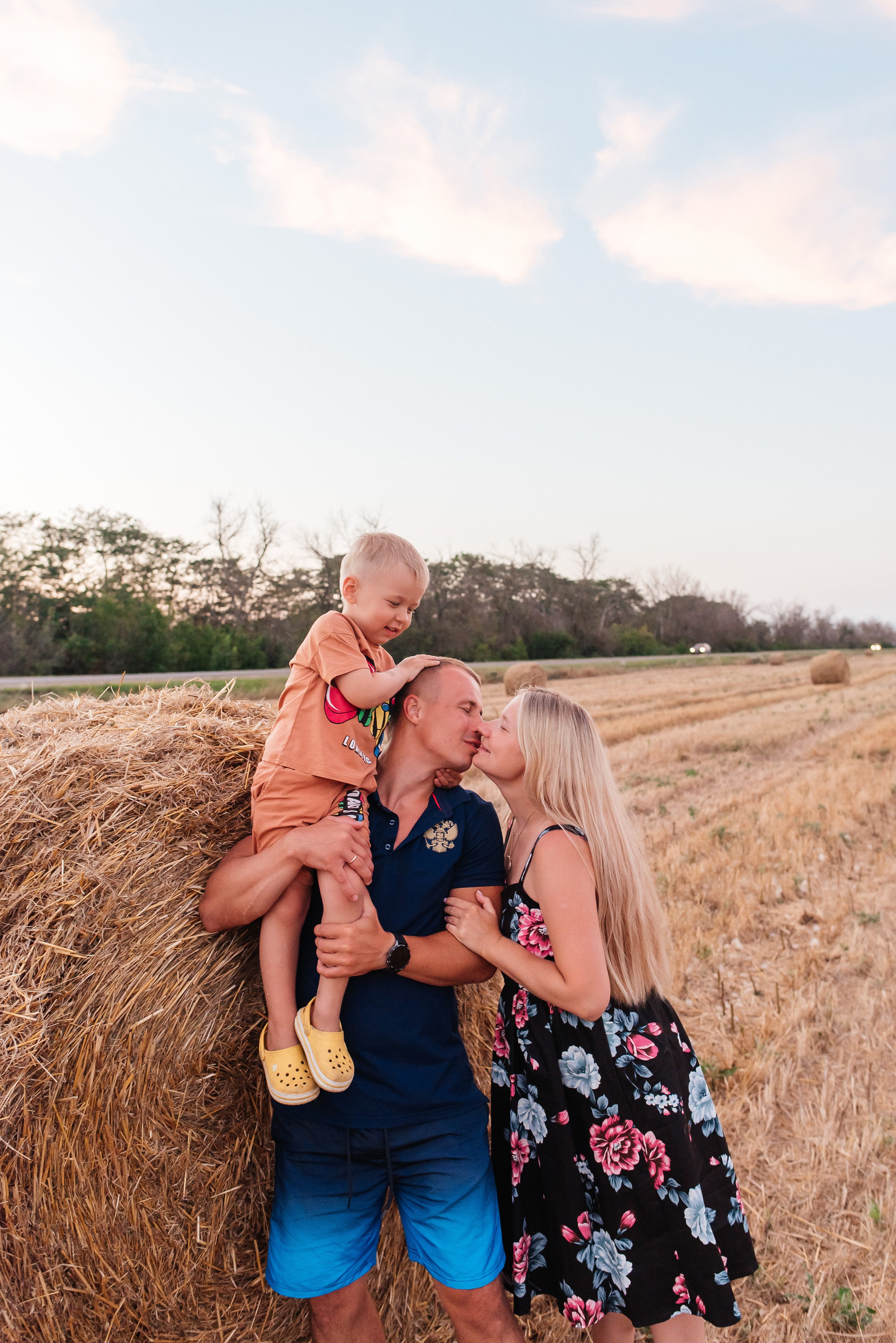 Юля в отпуске. Детский и семейный фотограф выпускной альбом Приморско-Ахтарск
