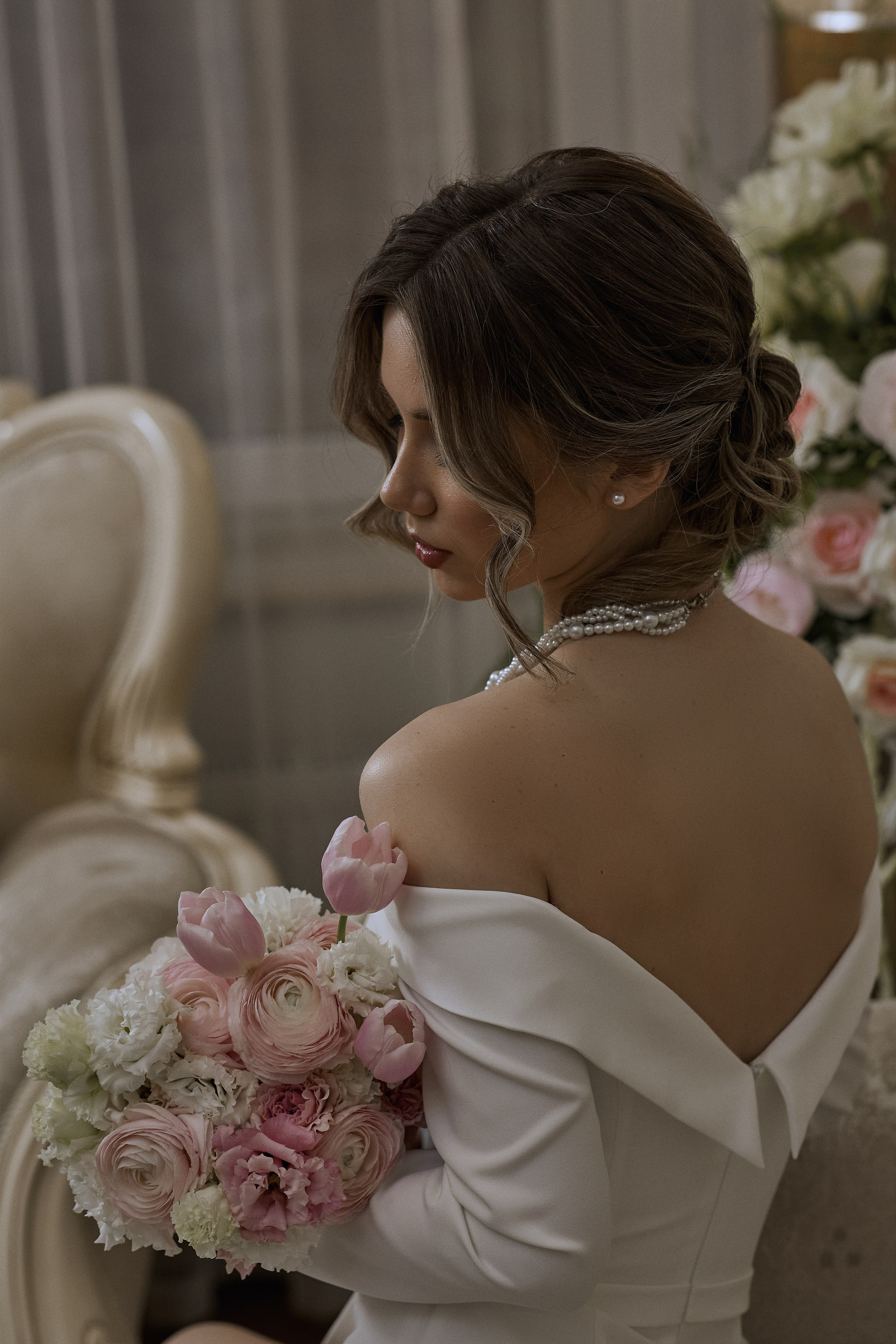 Утро невесты в отеле. Фотограф в Твери Helga J. Fox