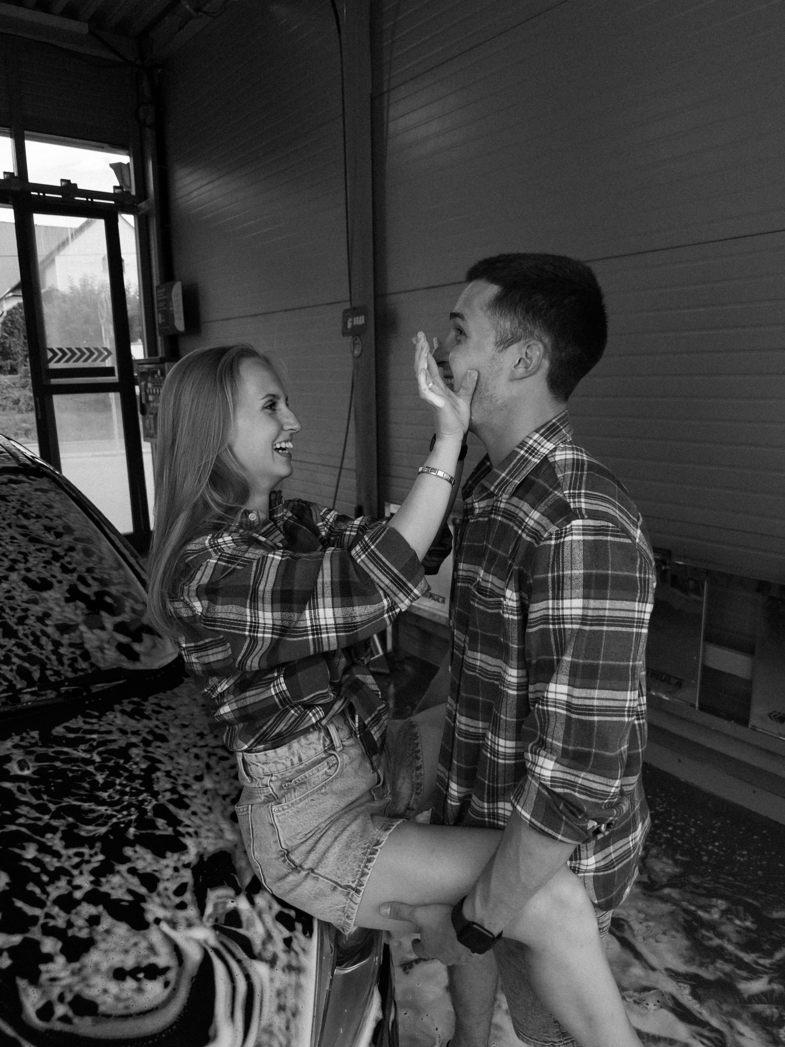 Романтика на автомойке. Фотограф Барнаул Софья Бояринова