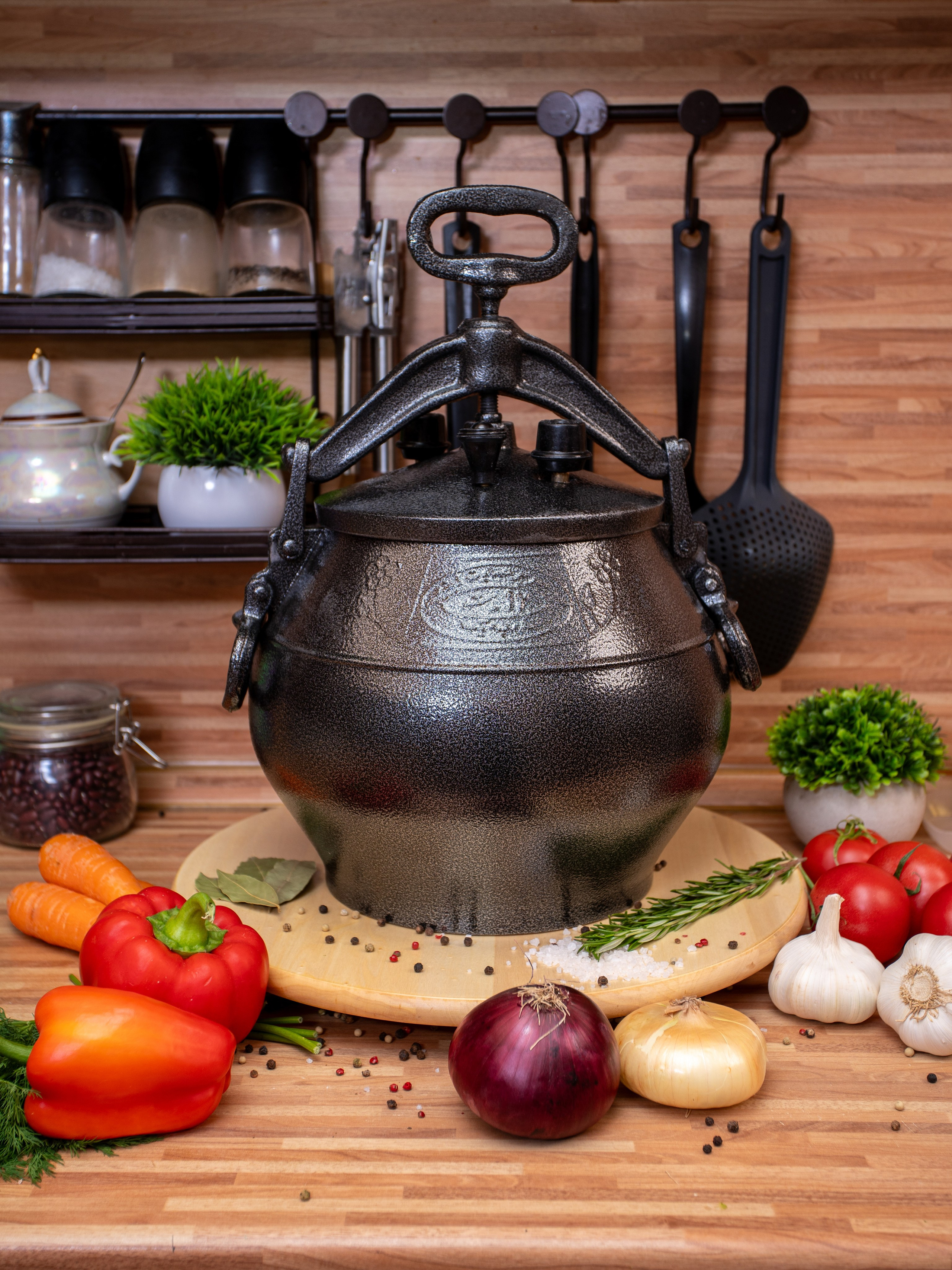 В декоре. Предметный фотограф